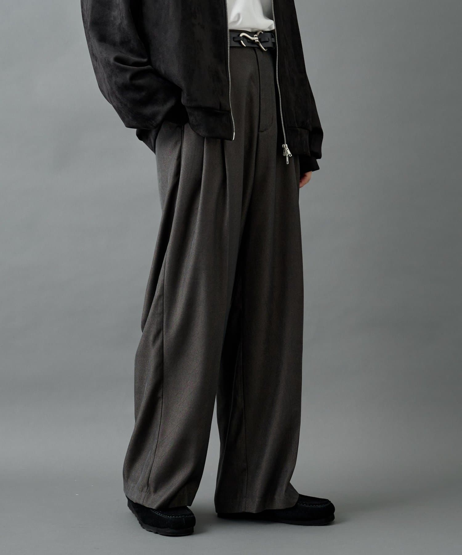 韓国 3color フロントタック デイリー ストレート スラックス セール】Center press two tuck wide straight slacks