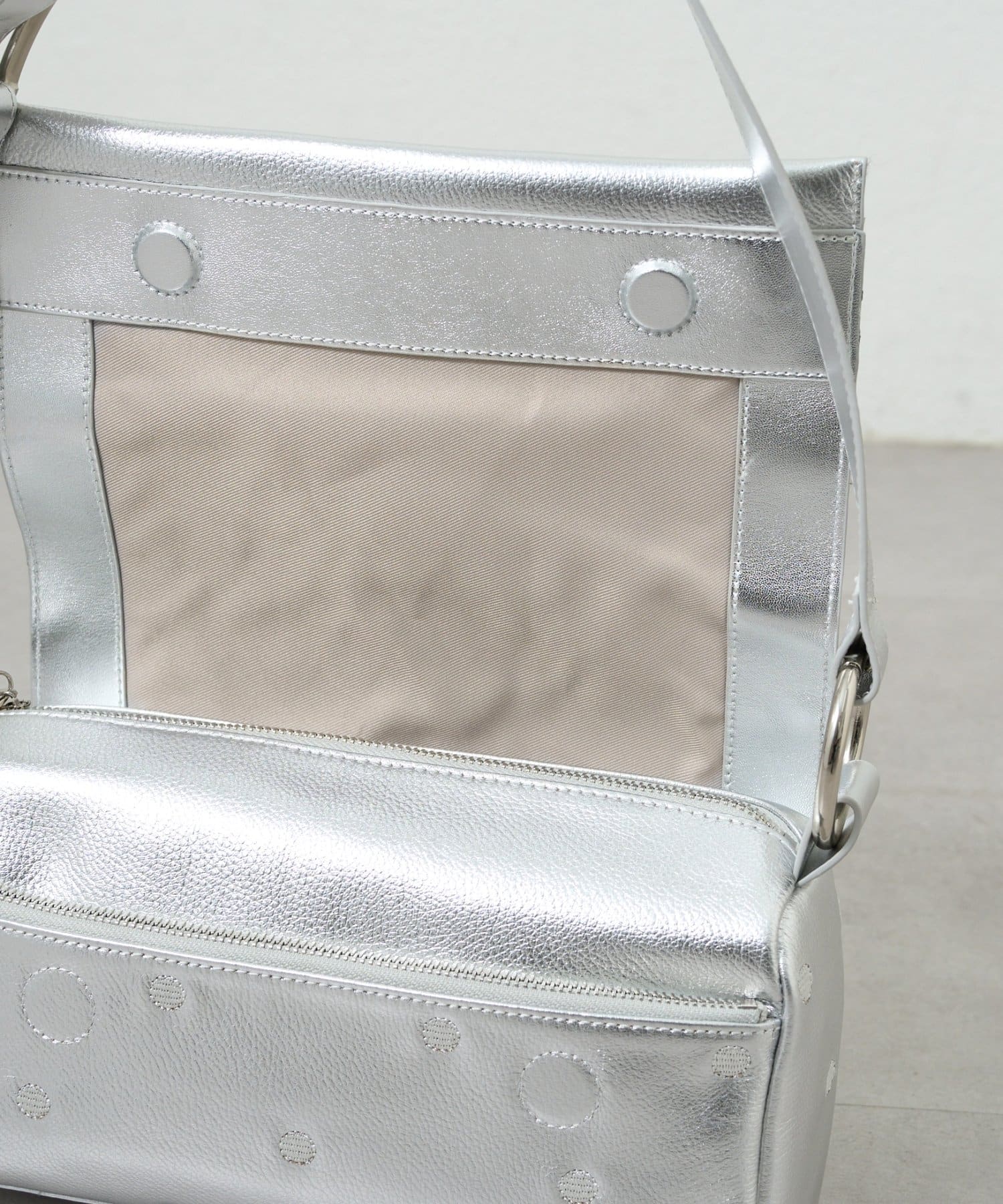 BEARDSLEY(ビアズリー) ドットボディバッグ