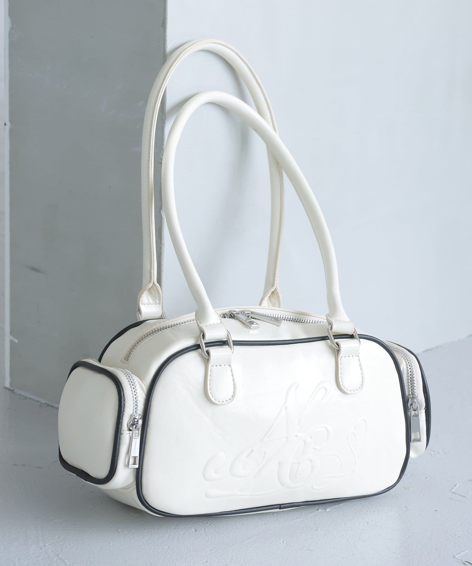 エンボスロゴボストンバッグ | one after another NICE CLAUP