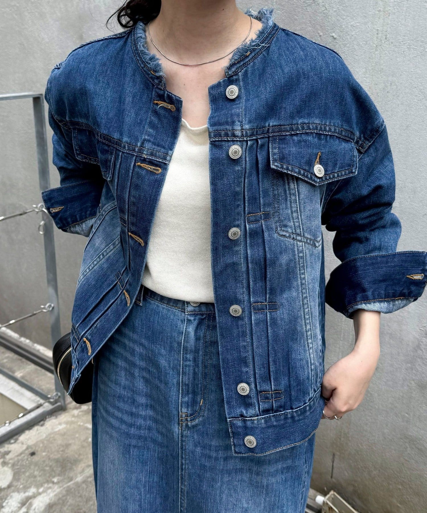 新品フレディ アンド グロスター　ノーカラーデニムジャケット ノーカラーデニムジャケット | FREDY & GLOSTER(フレディ アンド