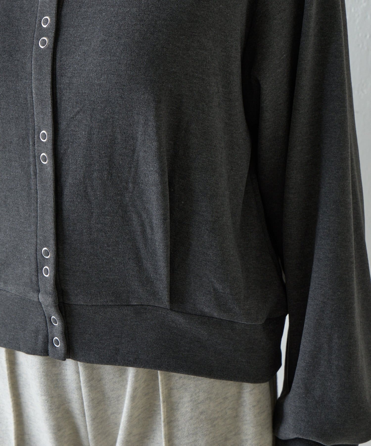 COLONY 2139(コロニー トゥーワンスリーナイン) マシュマロタッチリングドットカーディガン