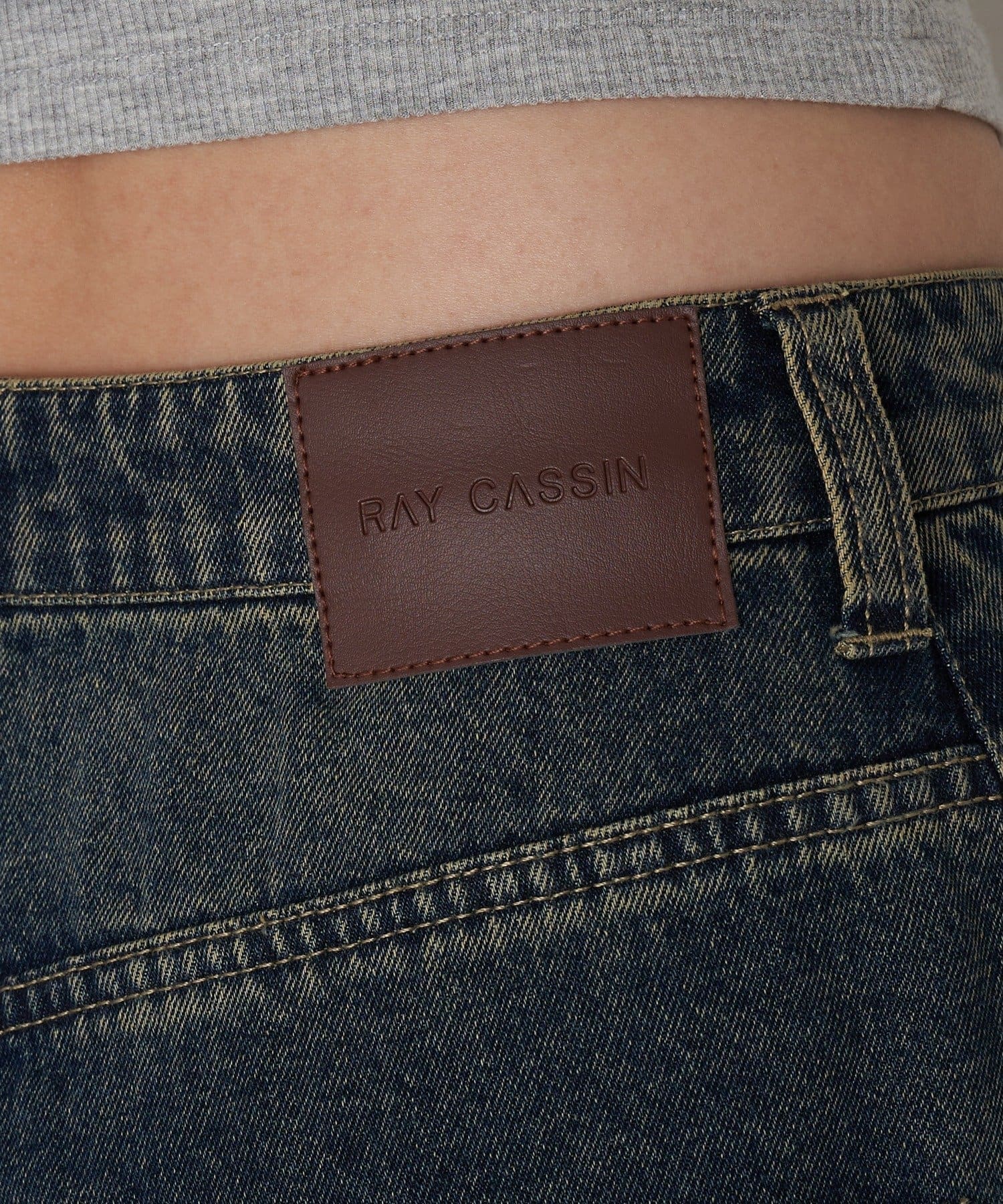 RAY CASSIN(レイカズン) 【-3kg見え/ウエスト調整可】ヒョウ柄サイド切替デニムワイドパンツ