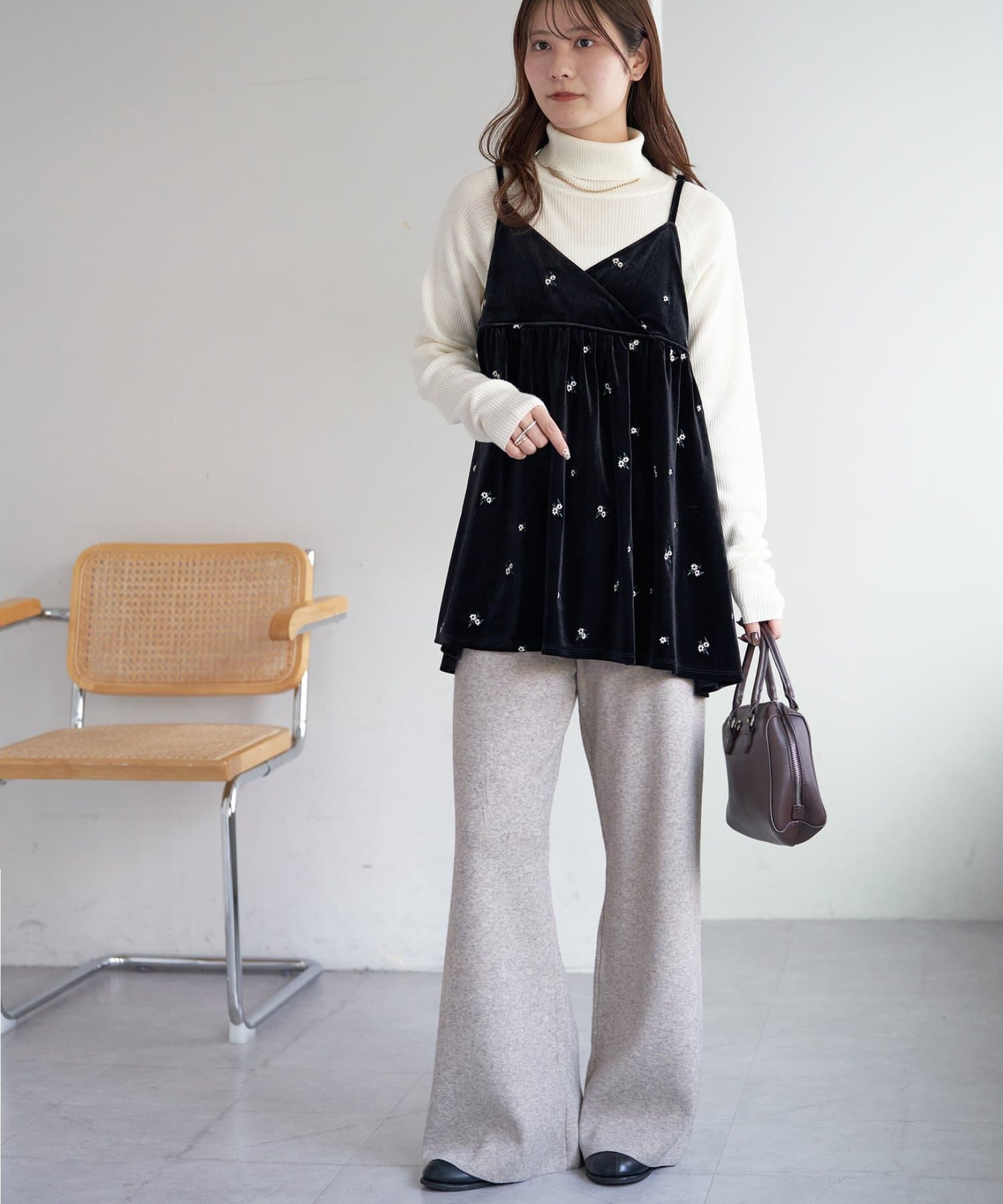 DISCOAT(ディスコート) 【ラクに叶える美脚パンツ♪/新色追加】ニットフレアパンツ《WEB限定》