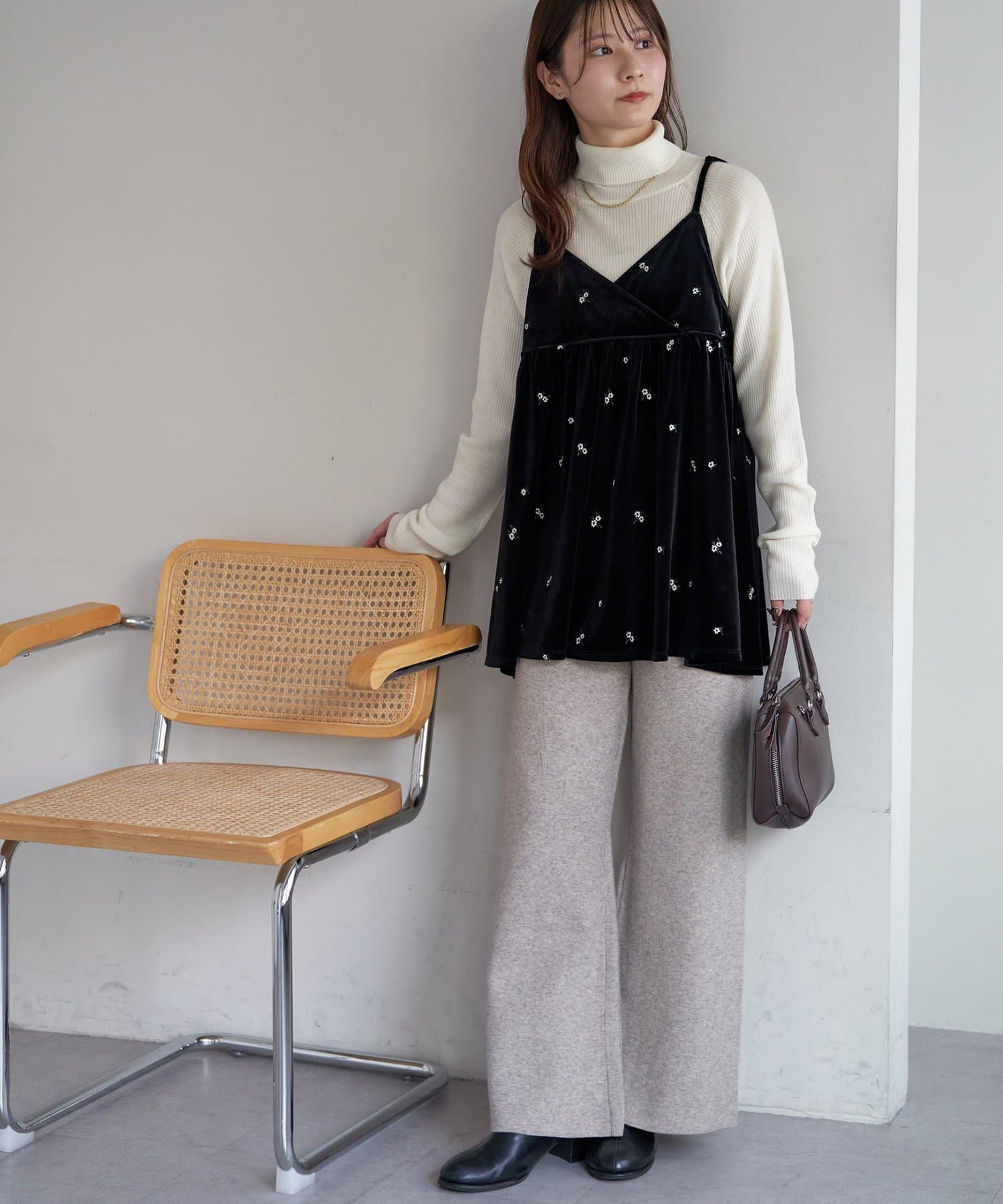 DISCOAT(ディスコート) 【ラクに叶える美脚パンツ♪/新色追加】ニットフレアパンツ《WEB限定》