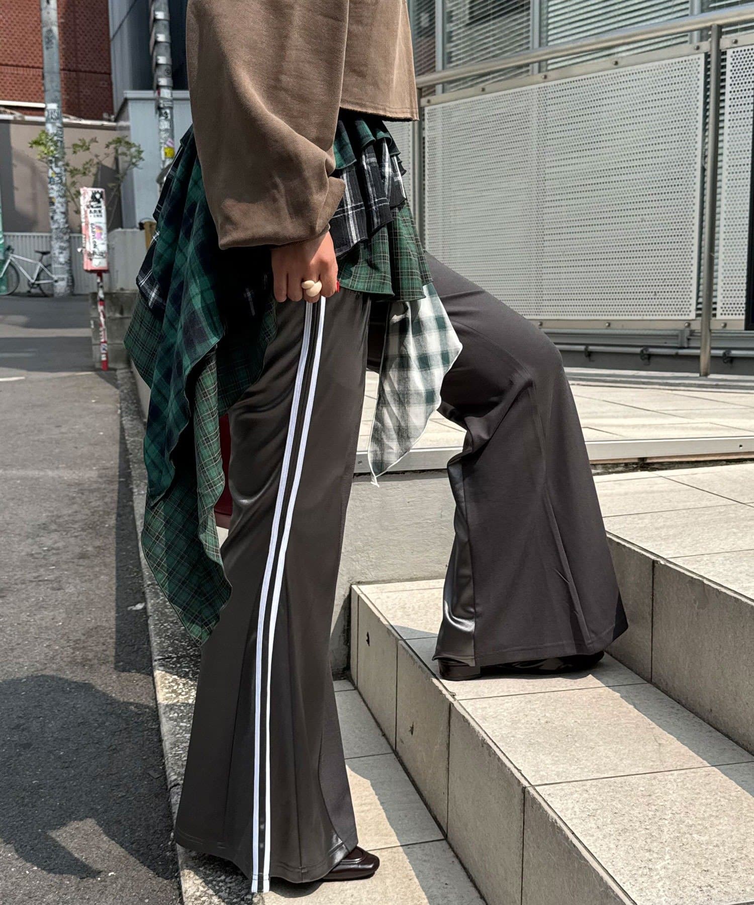 CIAOPANIC(チャオパニック) 異素材切替トラックフレアパンツ