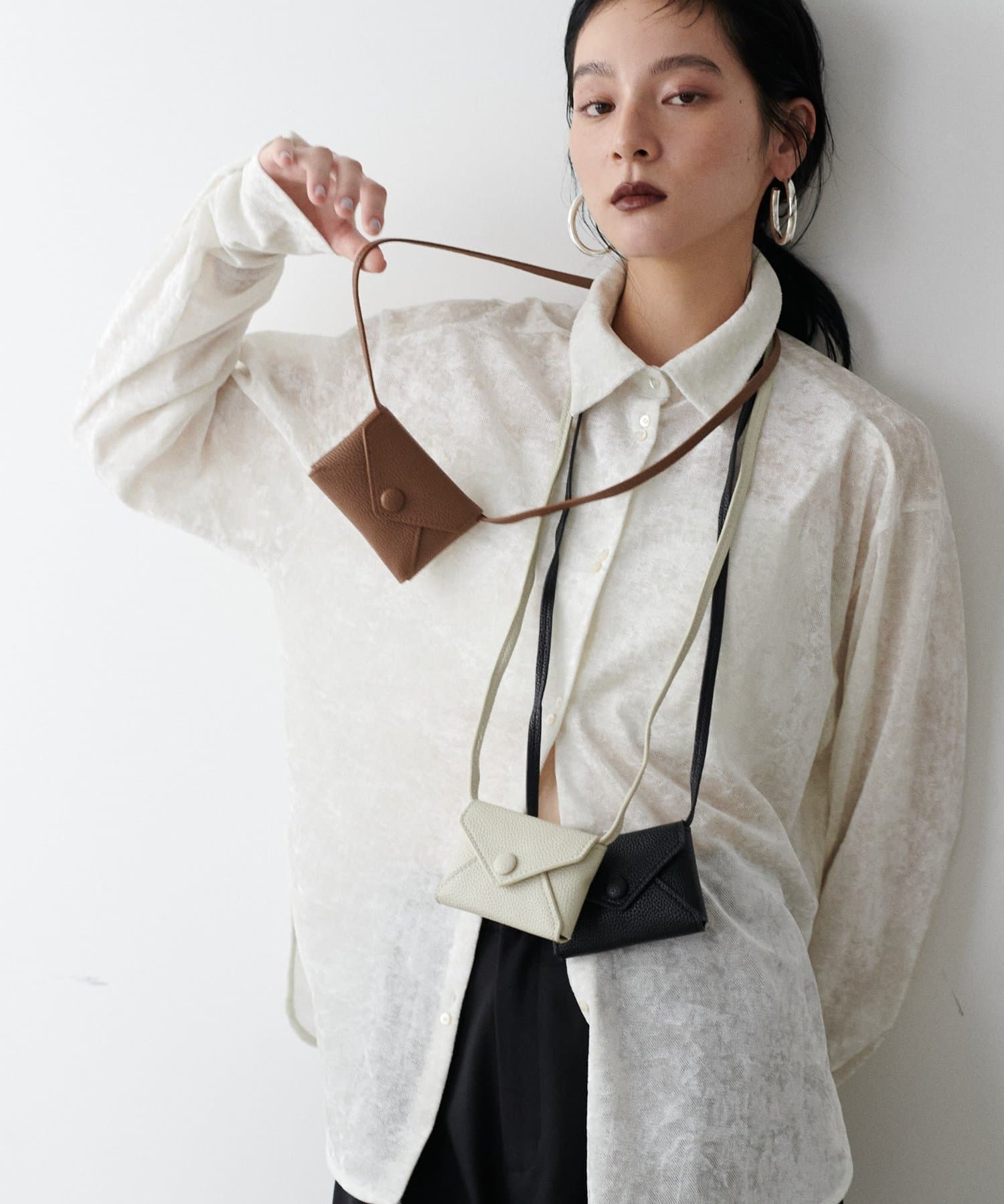 LARUTA(ラルータ) ［Web限定］フェイクレザーレターミニポシェット