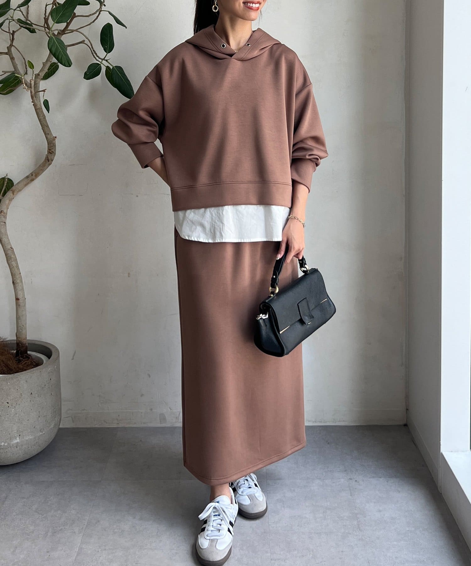 Chez toi(シェトワ) ボンディングフードプルオーバー×ナロースカート