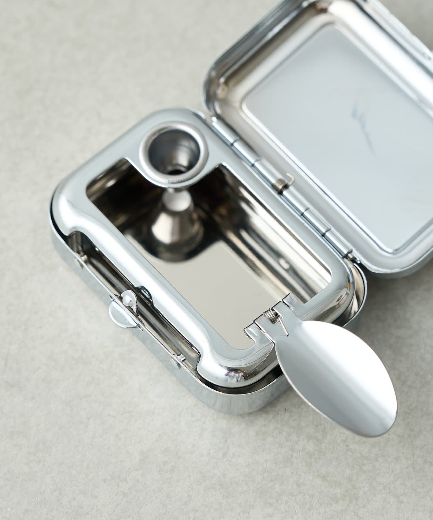 BIRTHDAY BAR(バースデイバー) PORTABLE ASHTRAY KEEP POSSESS　携帯灰皿