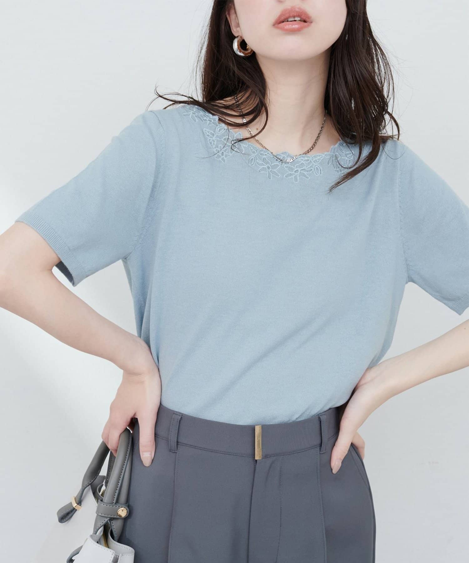 NICE CLAUP / OLIVE des OLIVE OUTLET(ナイスクラップ  / オリーブ デ オリーブ アウトレット) 【natural couture】花刺繍ネック+Vネック２WAYニット