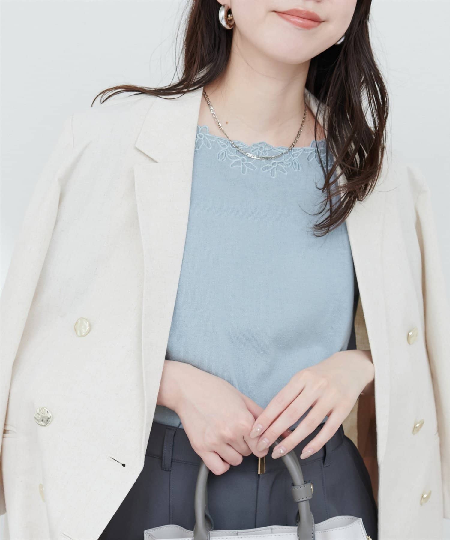 natural couture】花刺繍ネック+Vネック2WAYニット | NICE