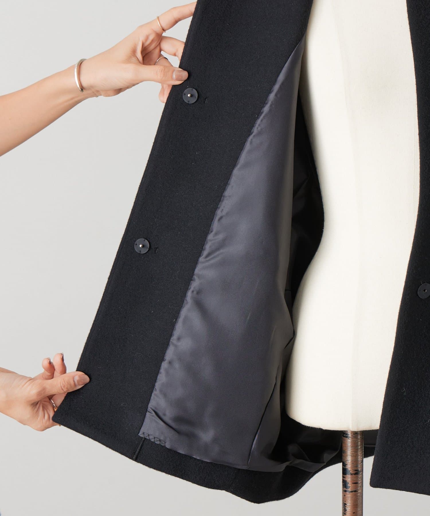 BEARDSLEY(ビアズリー) 後ろぷっくりウールショートコート