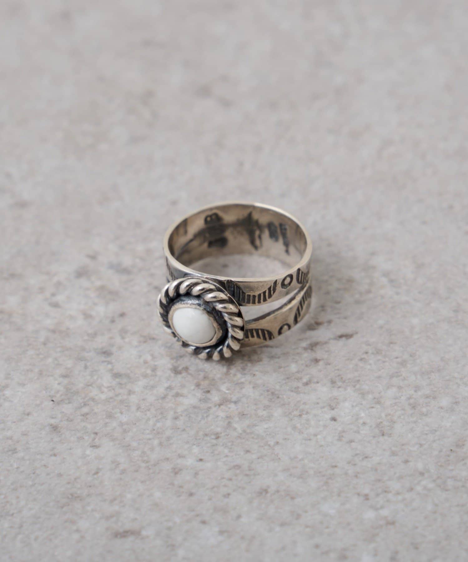 Omekashi(オメカシ) ENB FLST WHITE TQ RING