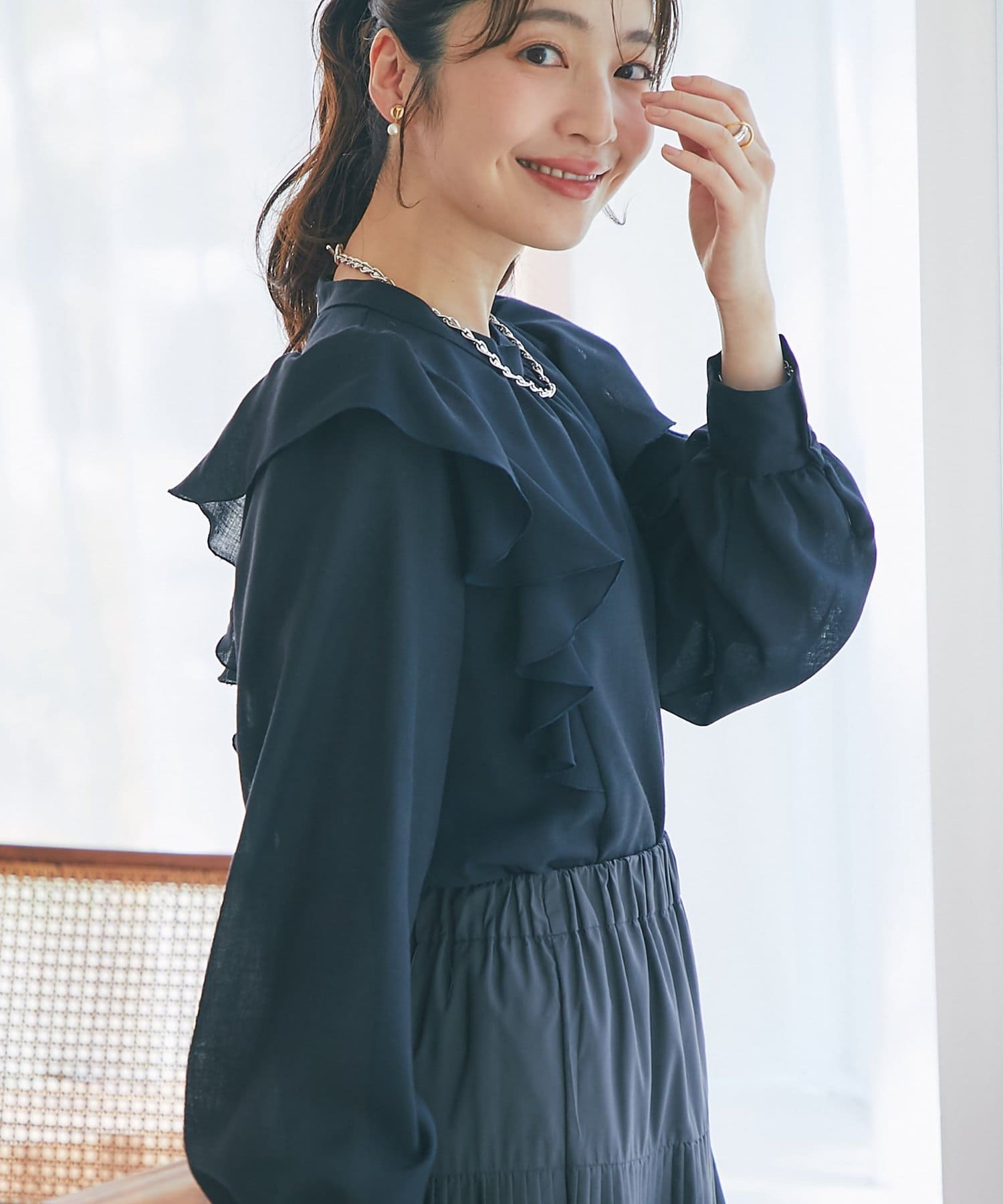 La boutique BonBon(ラブティックボンボン) シアーウールラッフルフリルブラウス