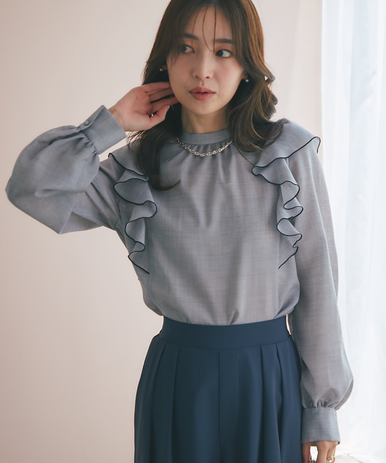 La boutique BonBon(ラブティックボンボン) シアーウールラッフルフリルブラウス