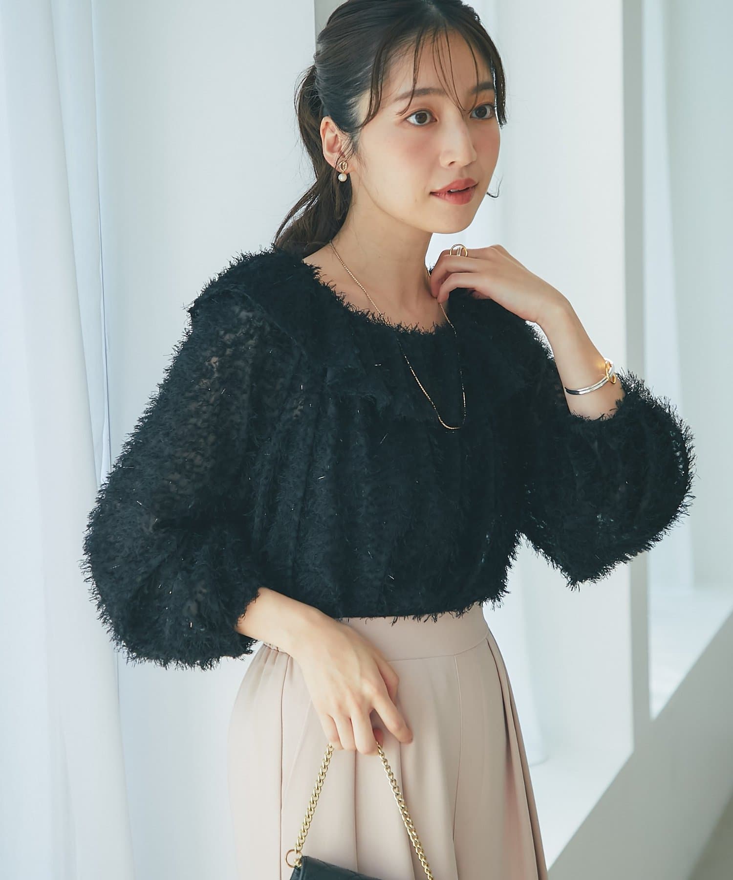 La boutique BonBon(ラブティックボンボン) ラメフェザージャガードフリルカラーブラウス