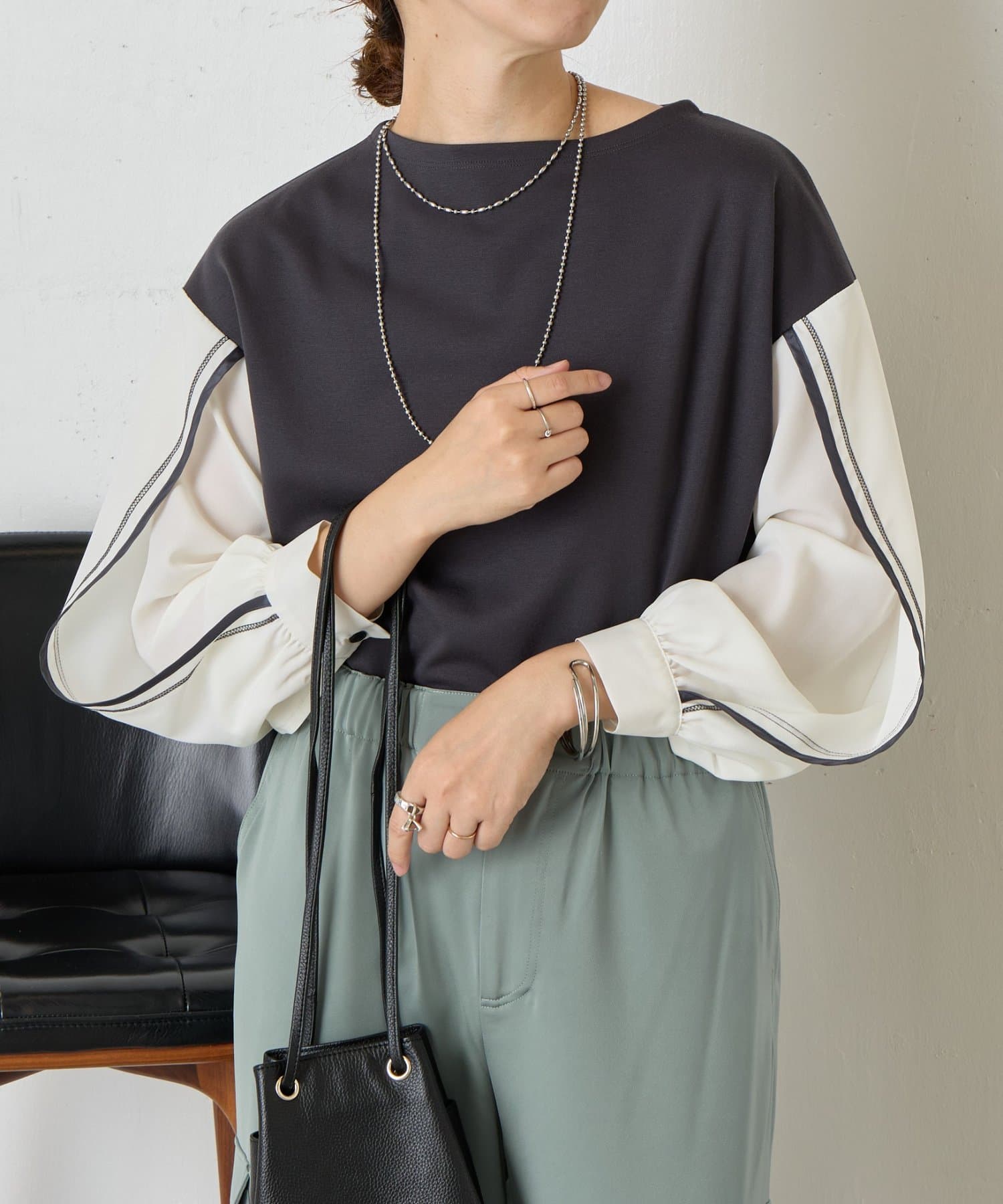 Jena　espace merveilleux(ジェナ　エスパスメルヴェイユ) ラインスリーブポンチカットソー