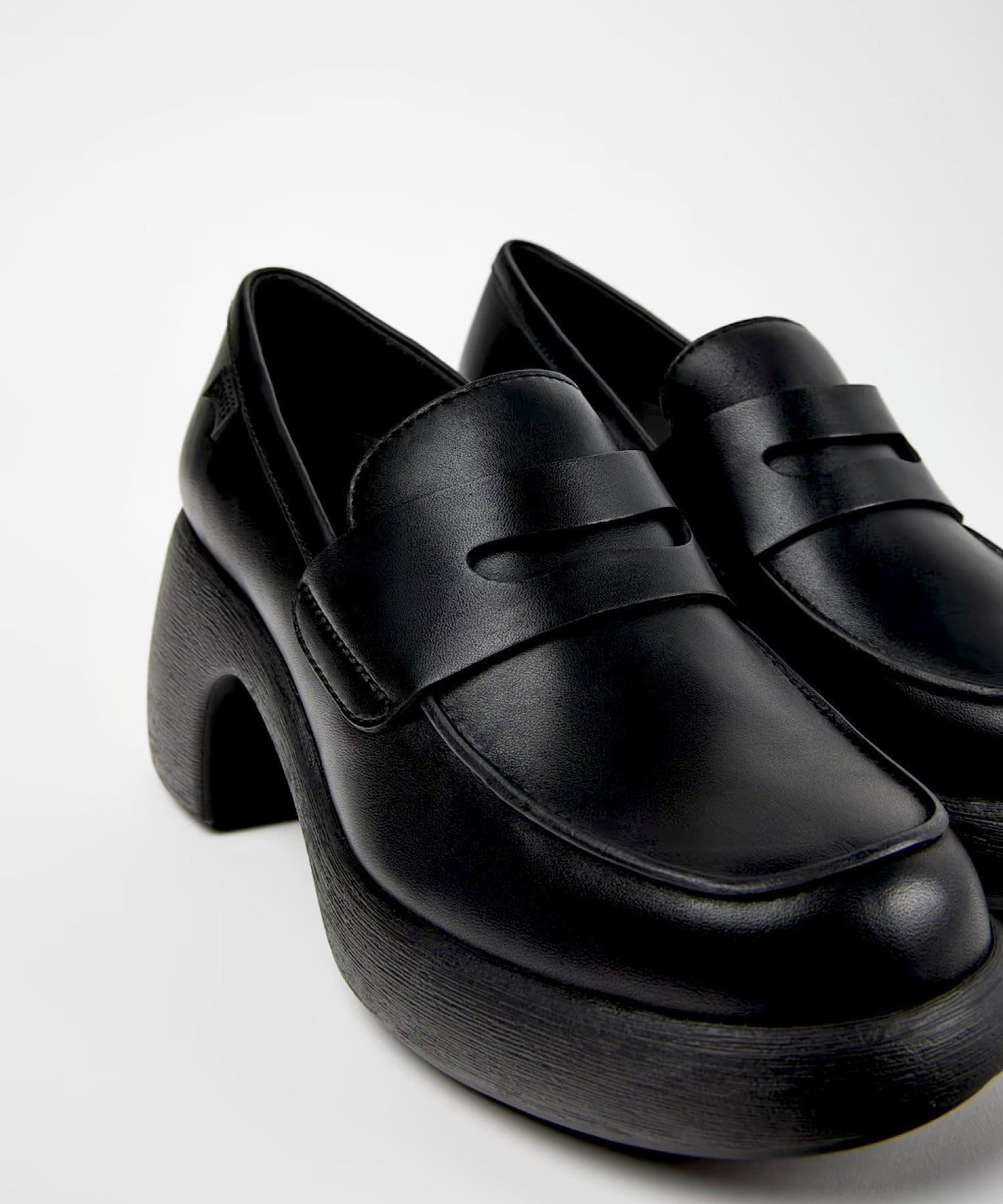 Pasterip(パセリ) 【CAMPER】Thelma loafers25AW