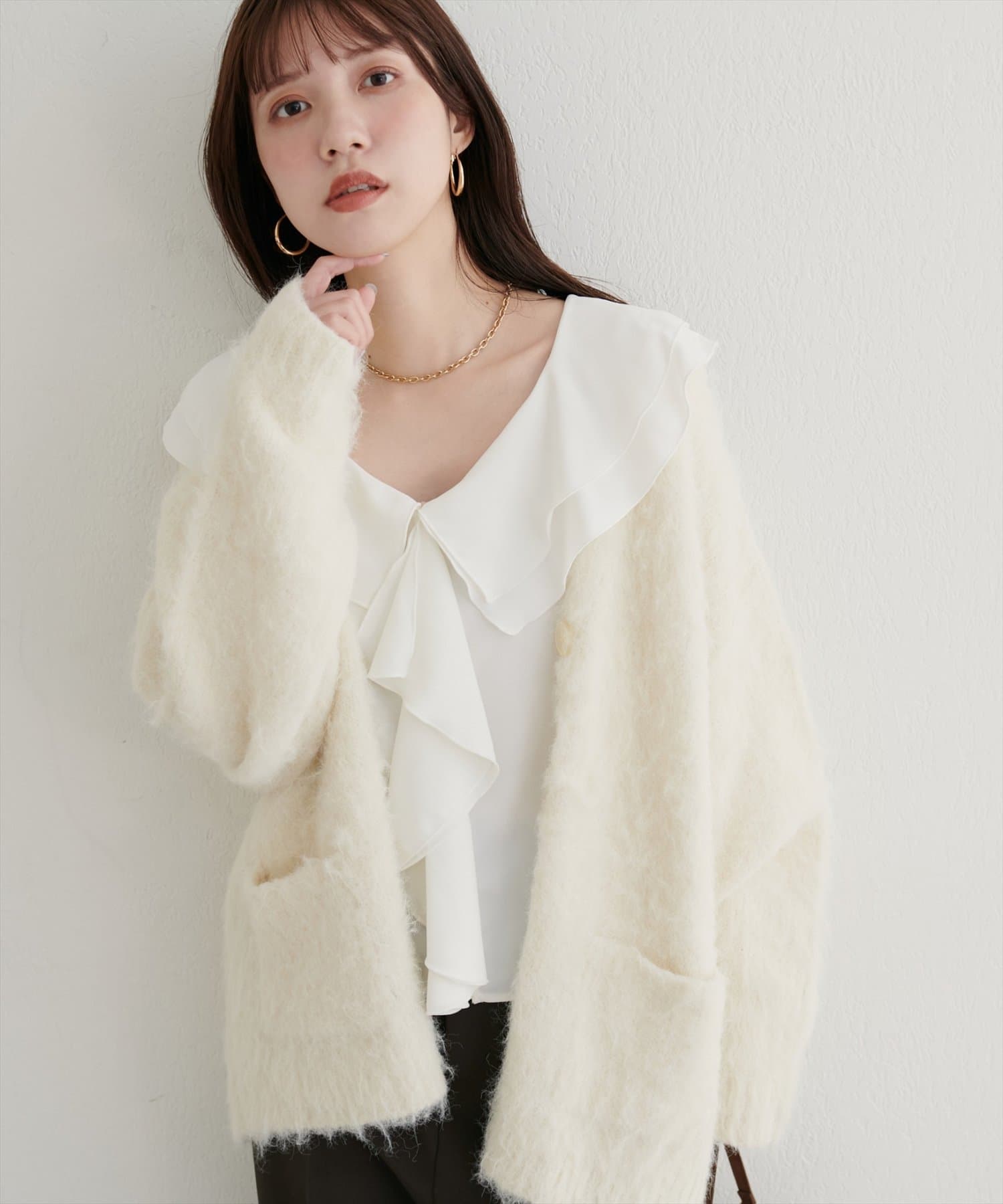 natural couture(ナチュラルクチュール) 【WEB限定】ラッフル衿キャンディスリーブブラウス