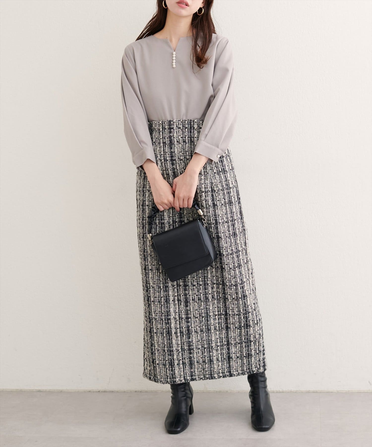 natural couture(ナチュラルクチュール) 【WEB限定】パール付きスキッパーブラウス