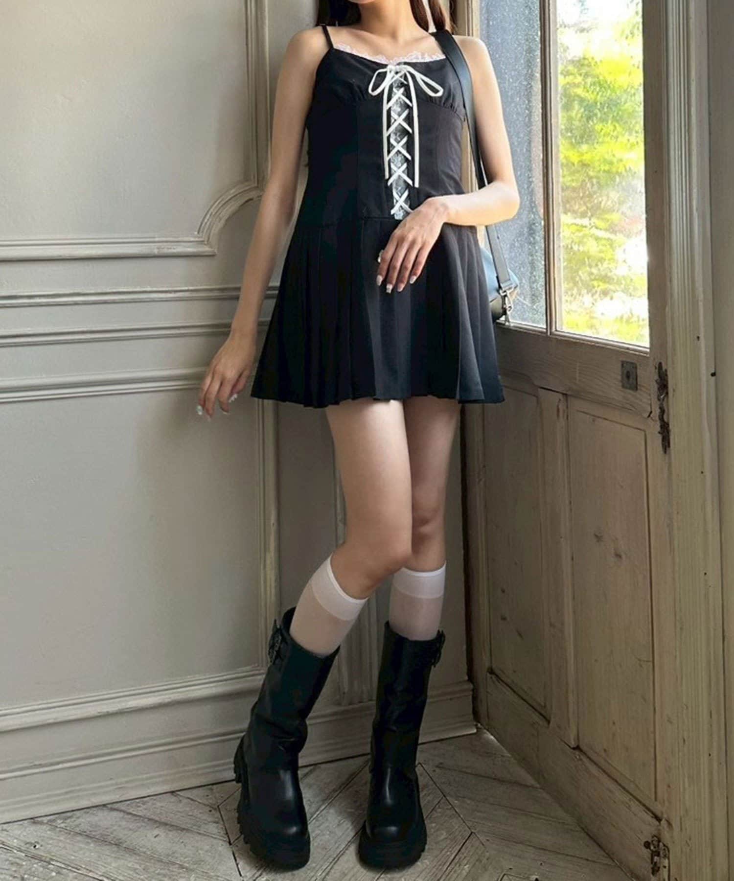 OLIVE des OLIVE(オリーブ デ オリーブ) レースアッププリーツキャミワンピース