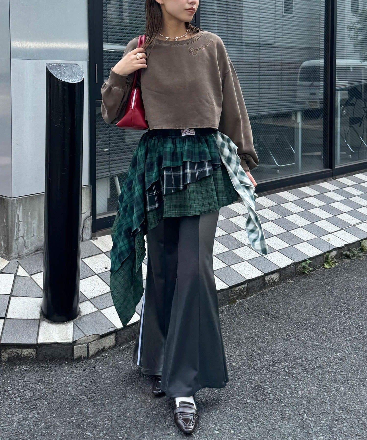 CIAOPANIC(チャオパニック) ネック刺繡ピグメントショートスウェット