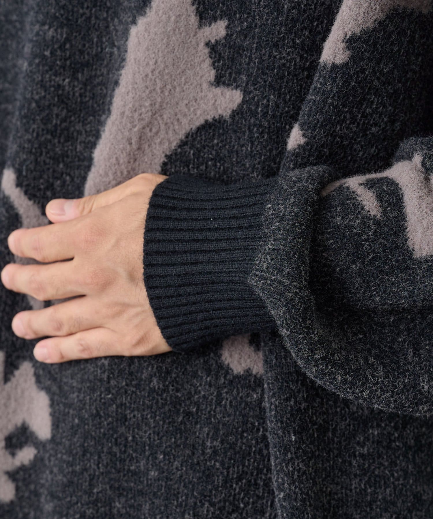 COLONY 2139(コロニー トゥーワンスリーナイン) マップエンボスジャガードニット