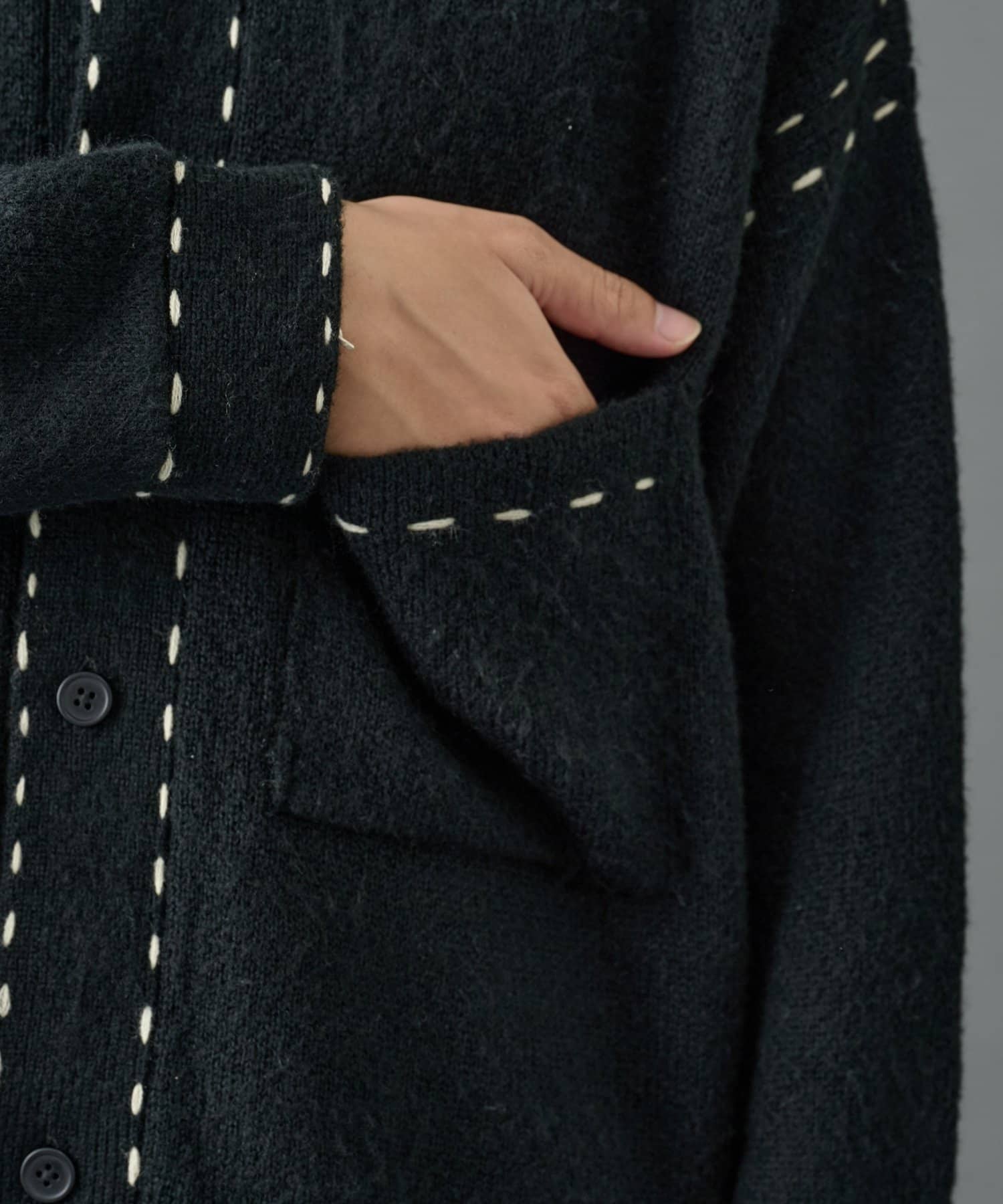 COLONY 2139(コロニー トゥーワンスリーナイン) モヘアライクハンドステッチ襟付きカーディガン