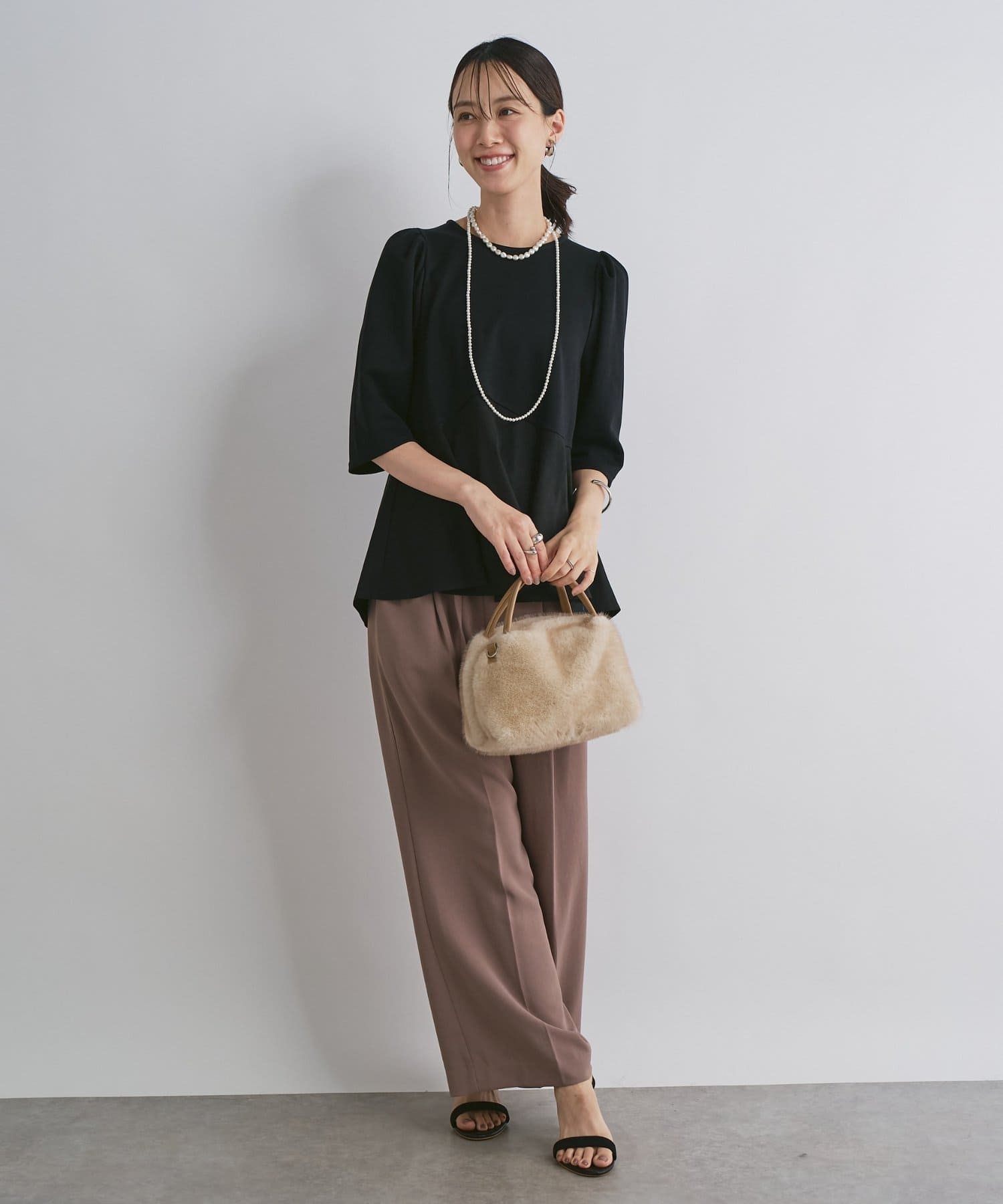 un dix cors(アンディコール) 《大人可愛い雰囲気に◎》異素材切替フレアプルオーバー