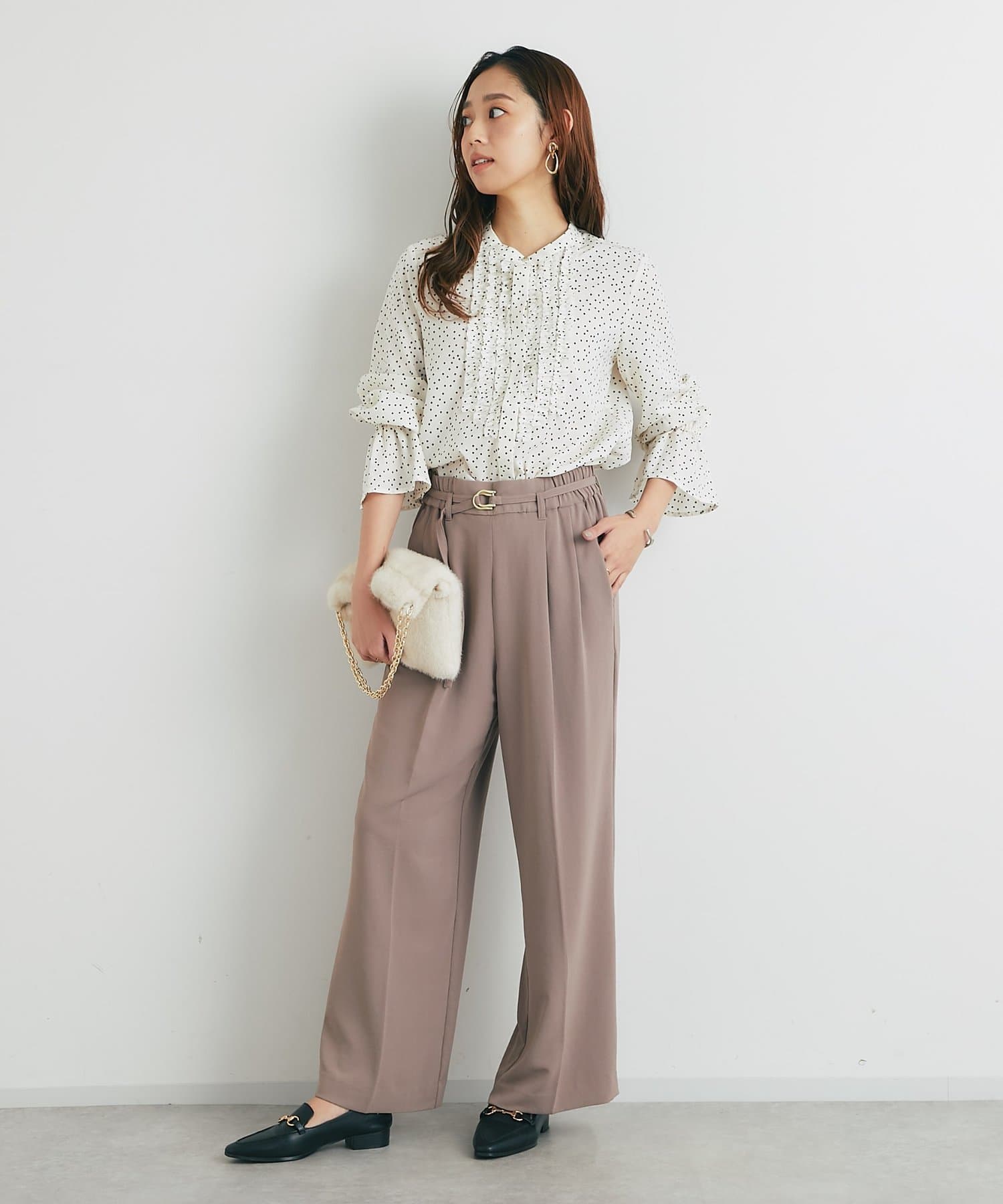 un dix cors(アンディコール) 《大人エレガントなムードに》フロントフリルジョーゼットブラウス