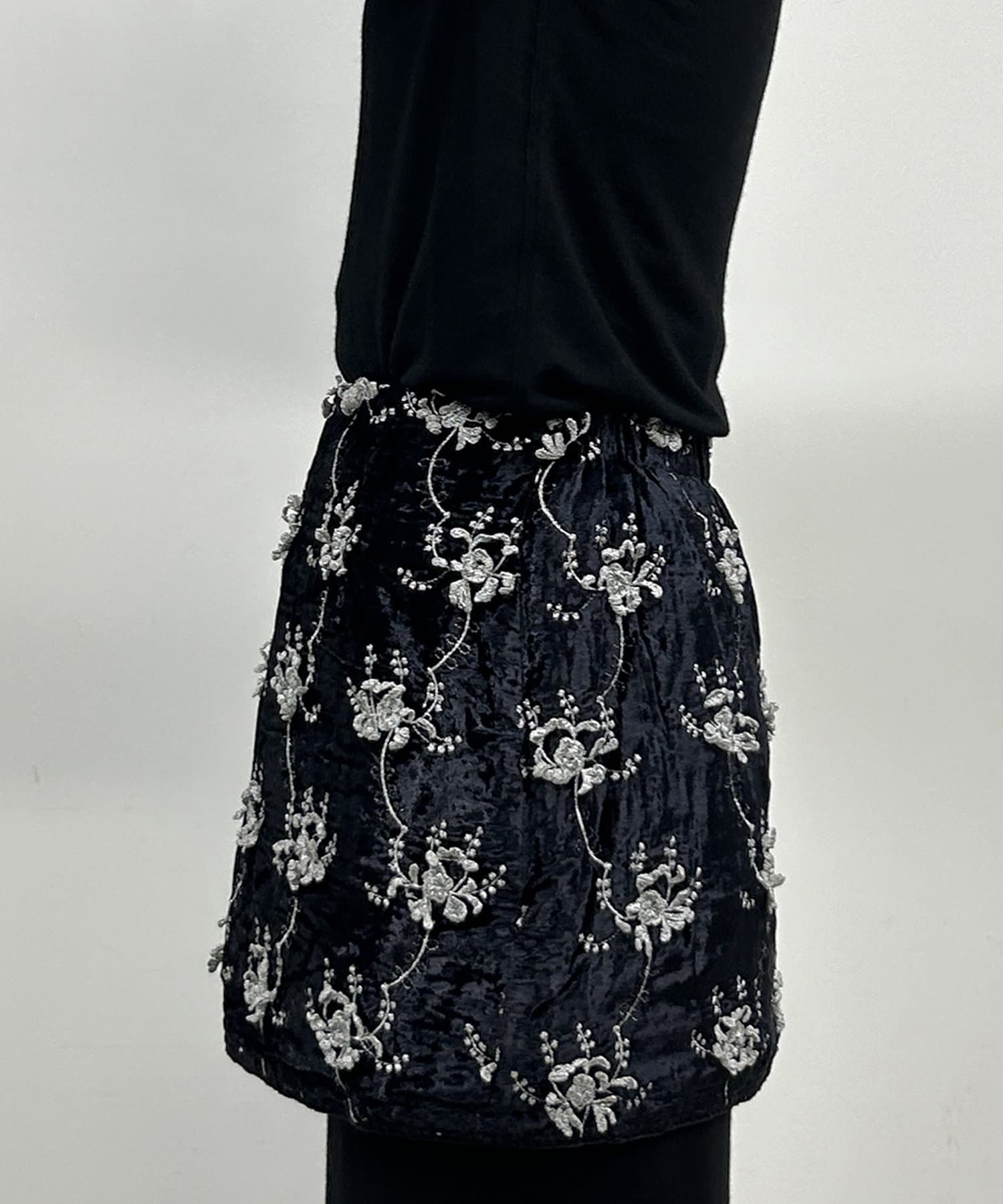 OUTLET(アウトレット) 【Loungedress】エンブロイダリーミニスカート