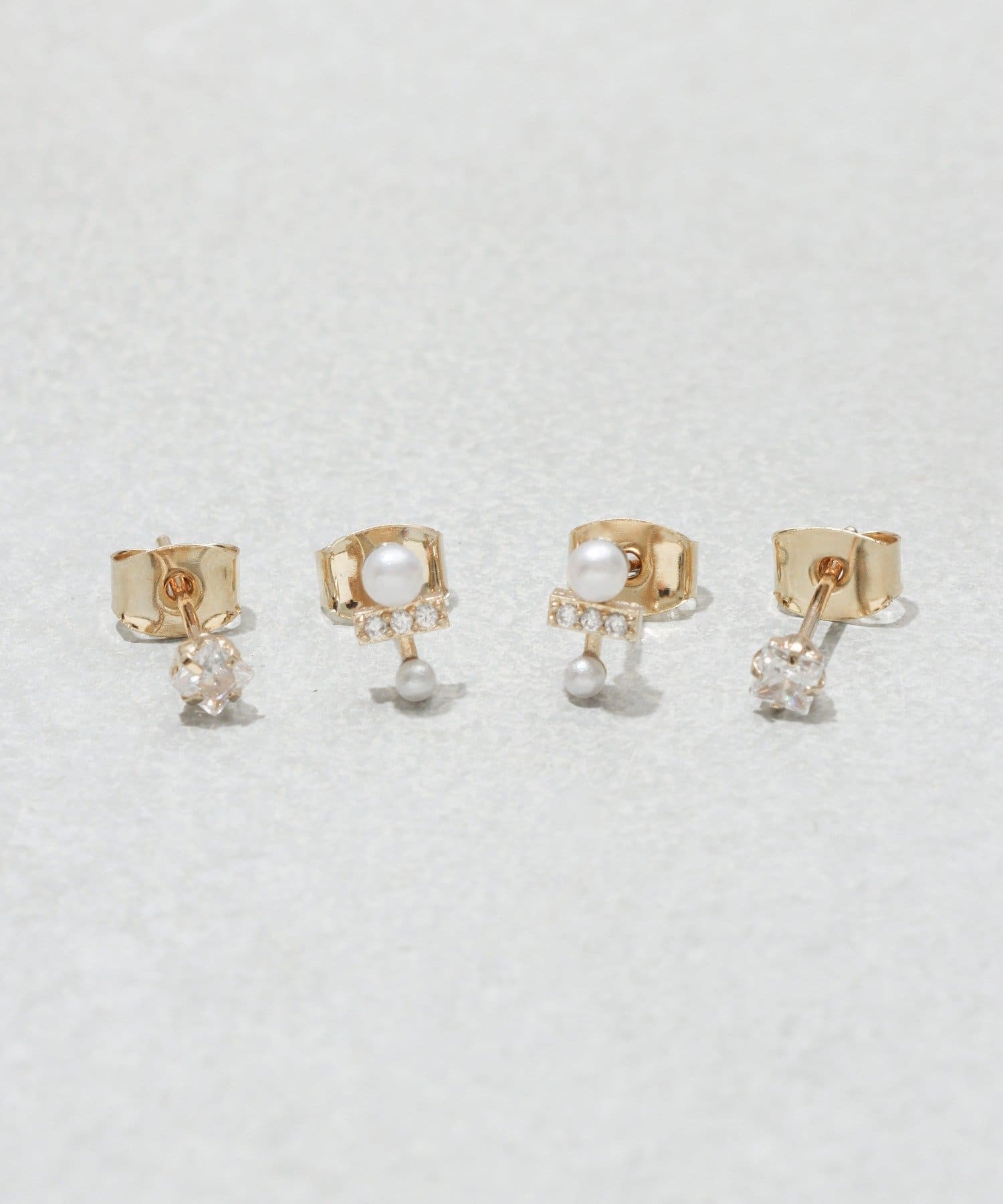 3COINS(スリーコインズ) クロスピアス4個セット