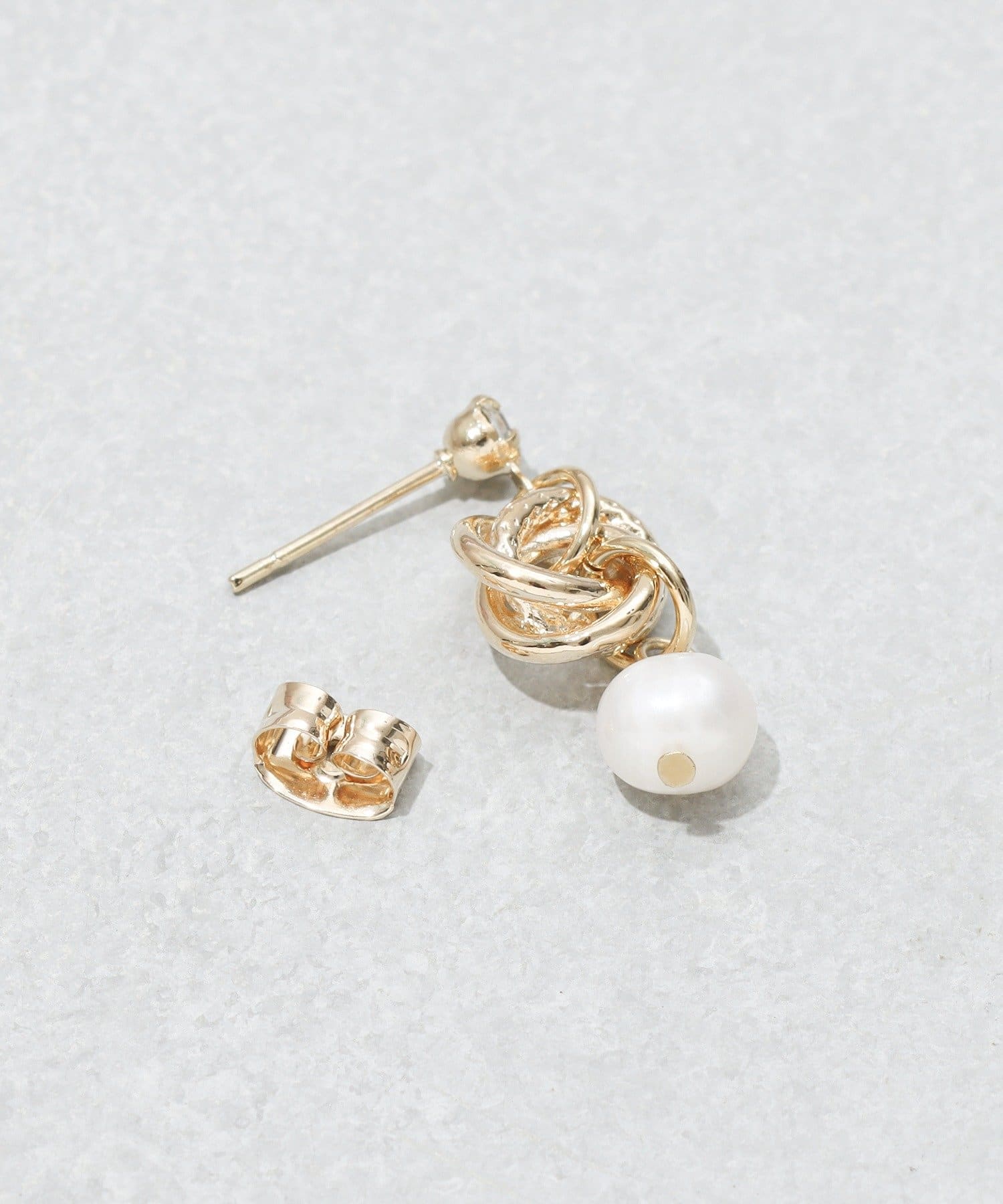 3COINS(スリーコインズ) アミラウンドパールピアス