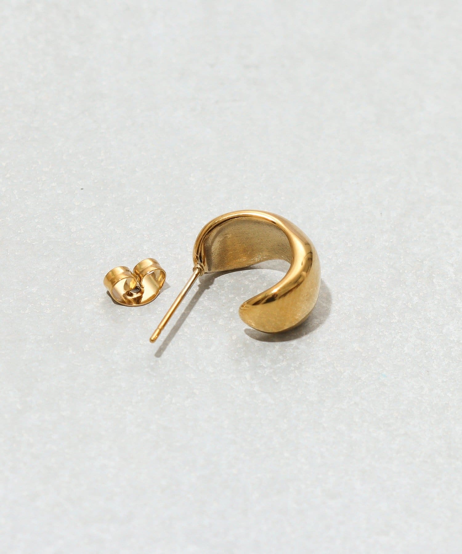 3COINS(スリーコインズ) ステンレスイビツフープピアス