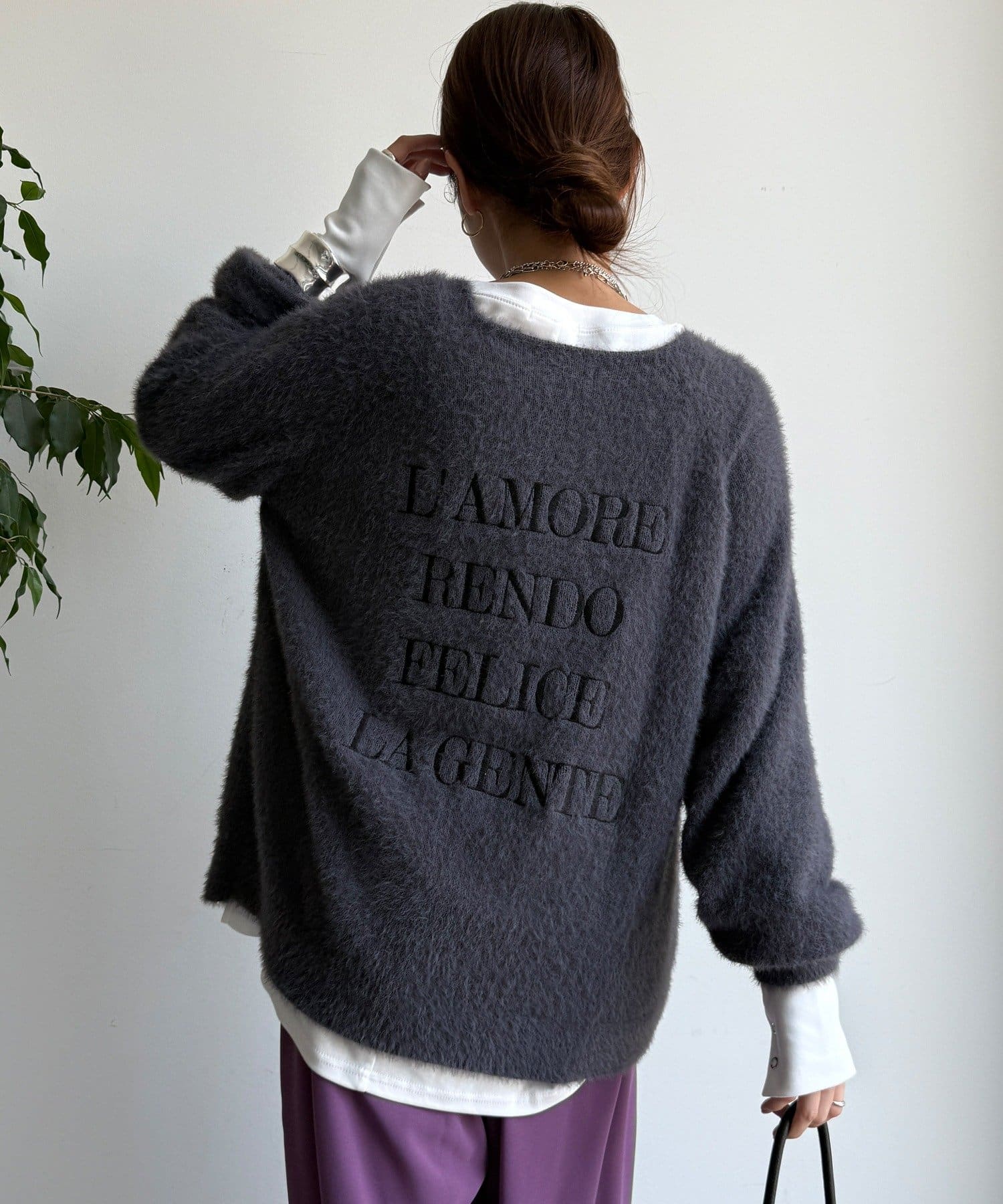 DOUDOU(ドゥドゥ) 【WEB限定】バックロゴ刺繍シャギーニット