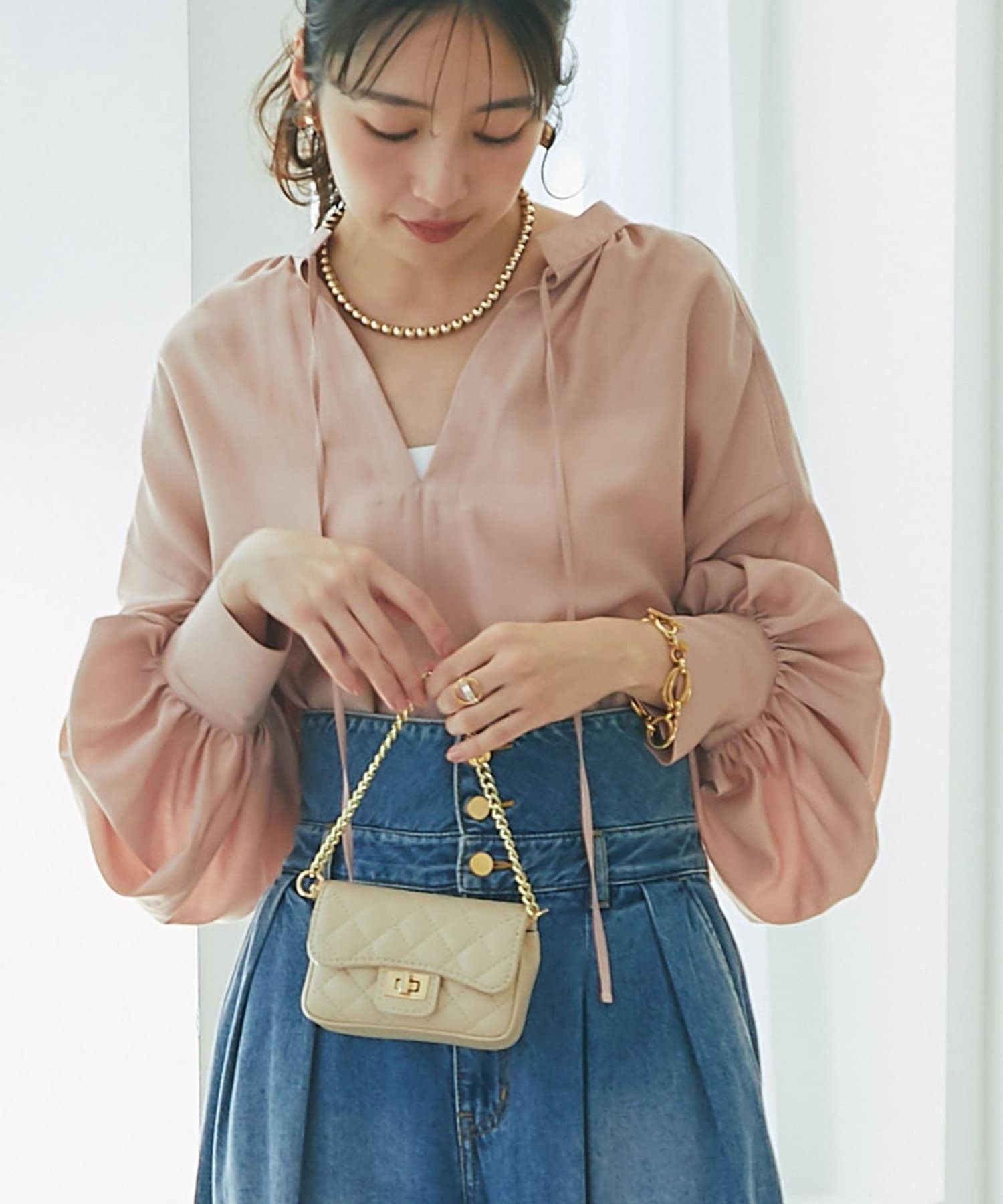 La boutique BonBon(ラブティックボンボン) シアーボリュームスリーブブラウス