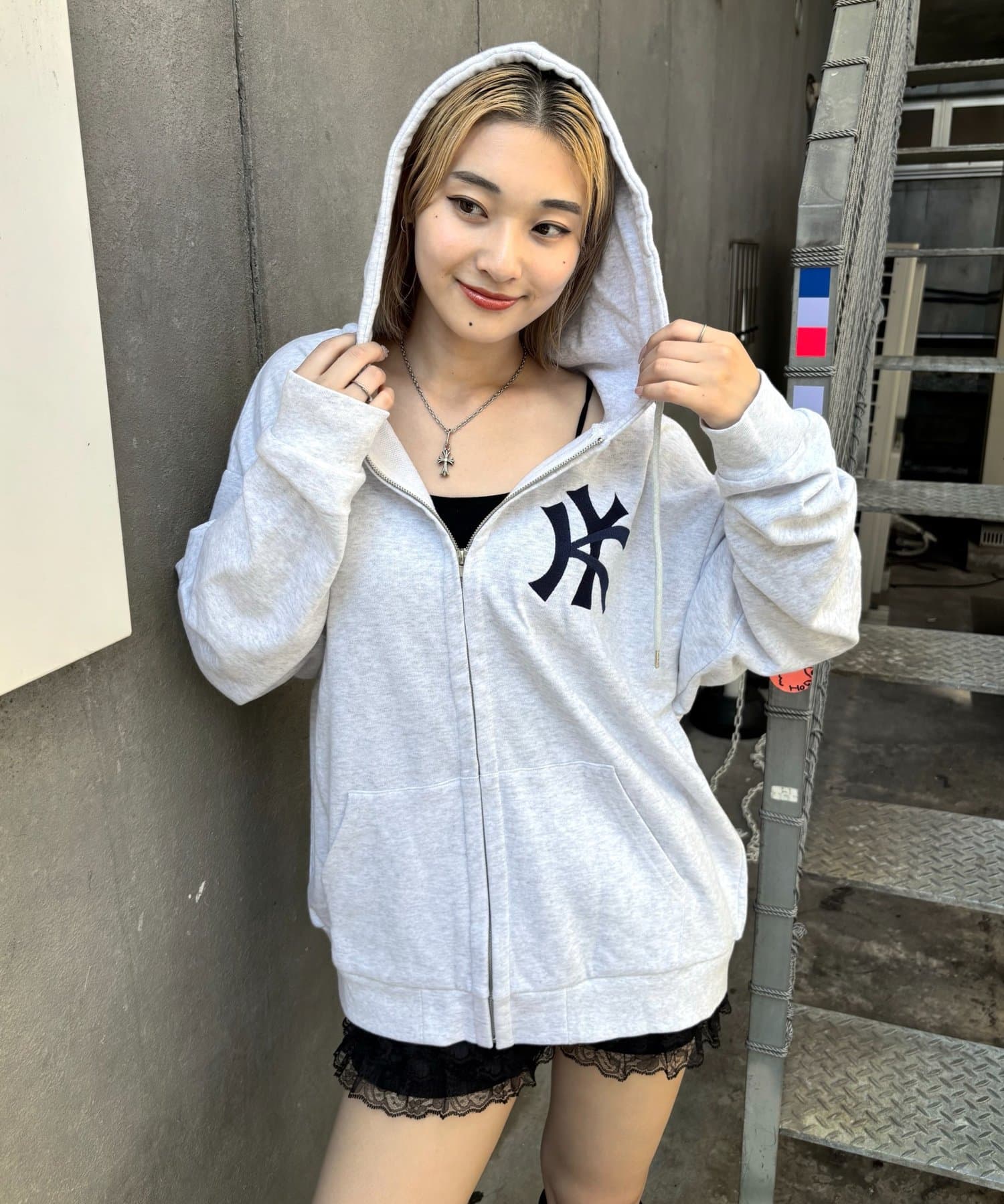極美品✨フォクシー ニットピケクルーザーパーカー ロゴジップ 白 40 FOXEY（パーカー）のフリマアイテム一覧