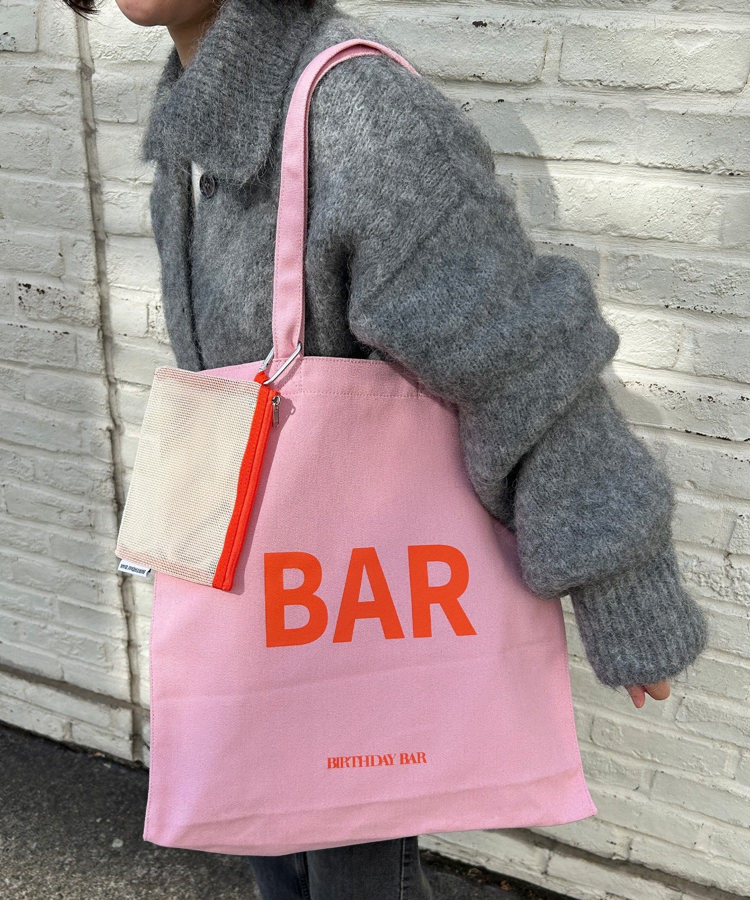 BIRTHDAY BAR(バースデイバー) キャンバスロゴスクエアトートバッグ