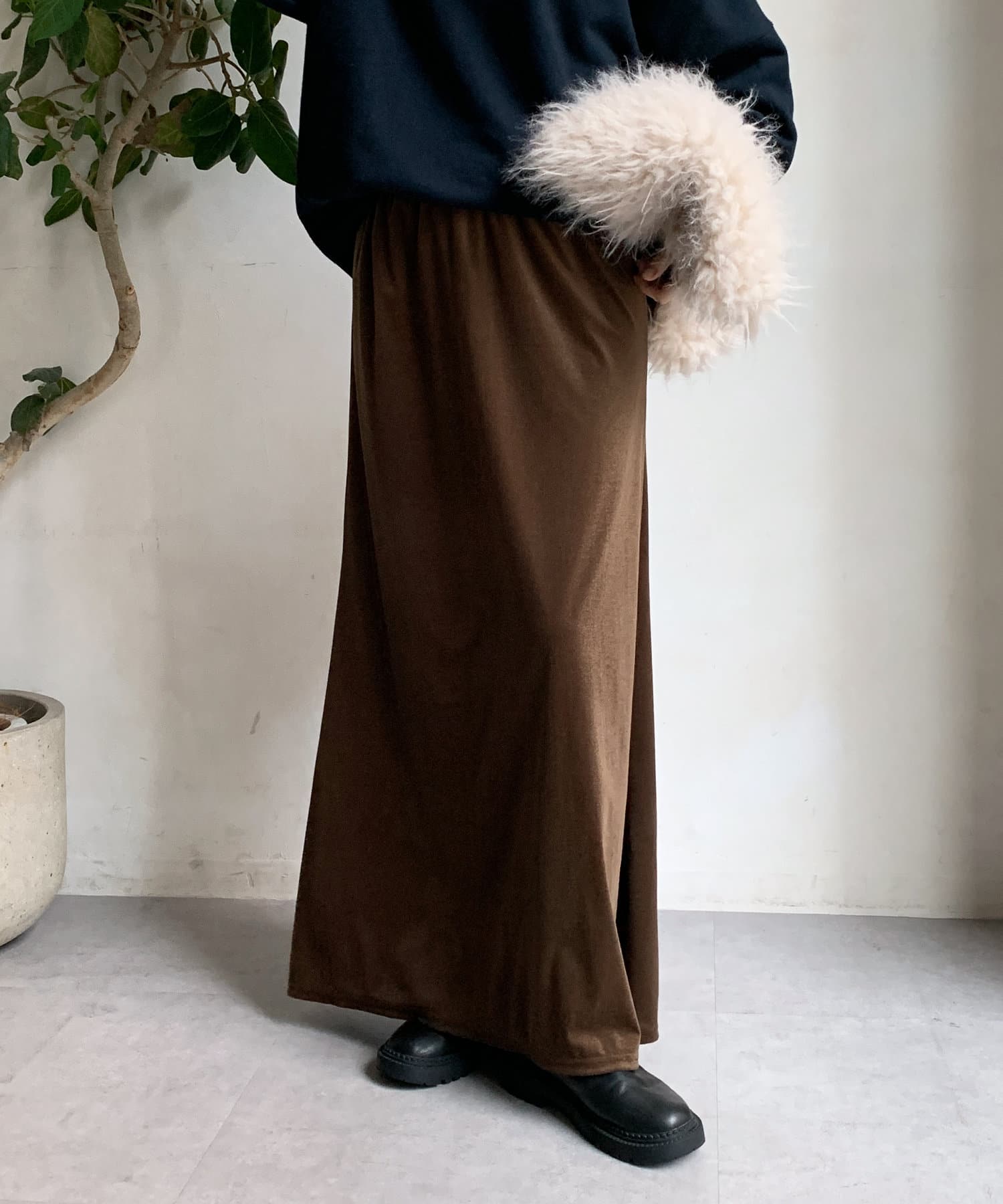 TORRAZZO DONNAベロアマーメイドスカート torrazzo donna（トラッゾドンナ）】メッシュ刺繍Iライン