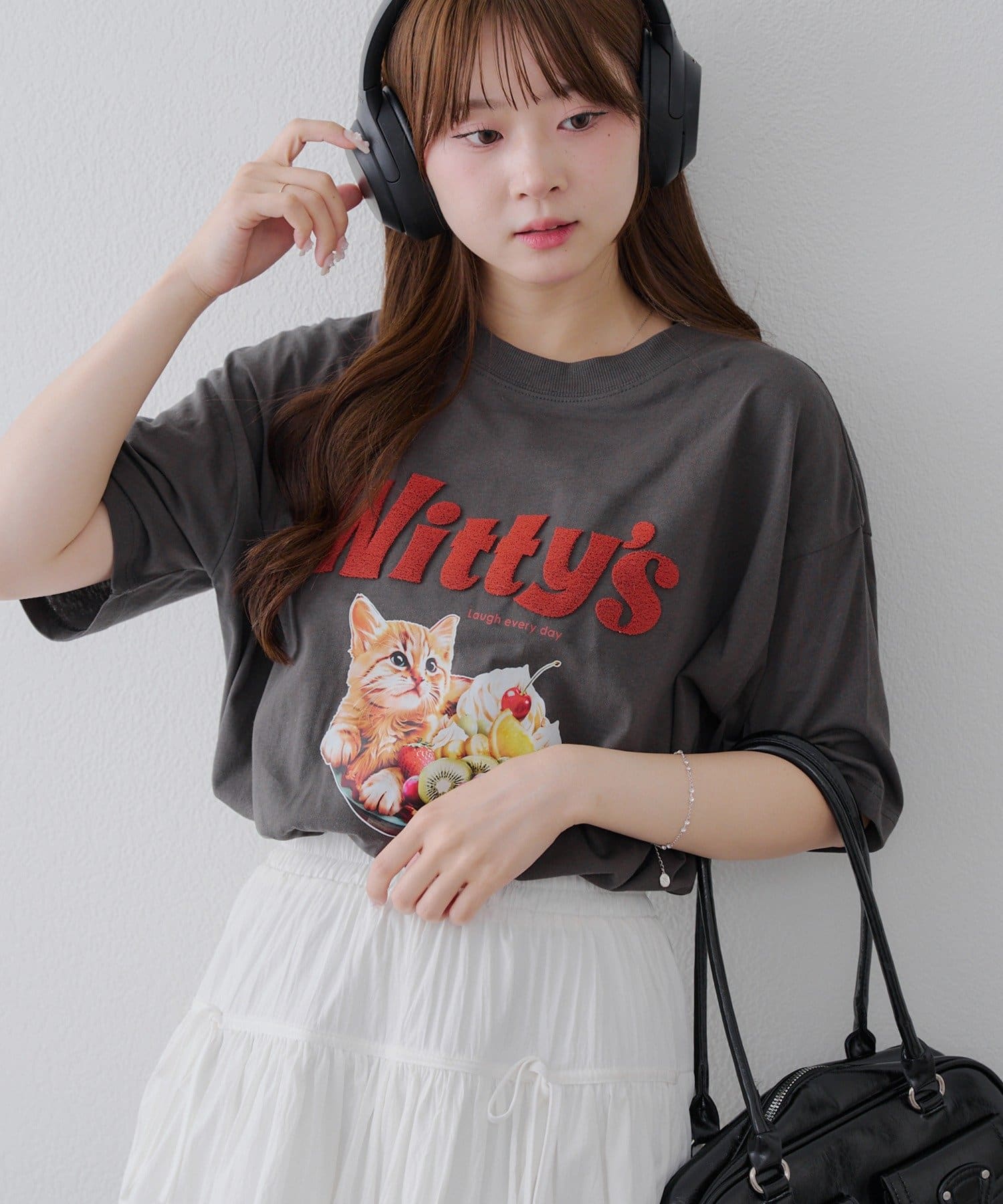 Remind me and forever(リマインドミーアンドフォーエバー) ロゴ刺繍猫プリントTシャツ