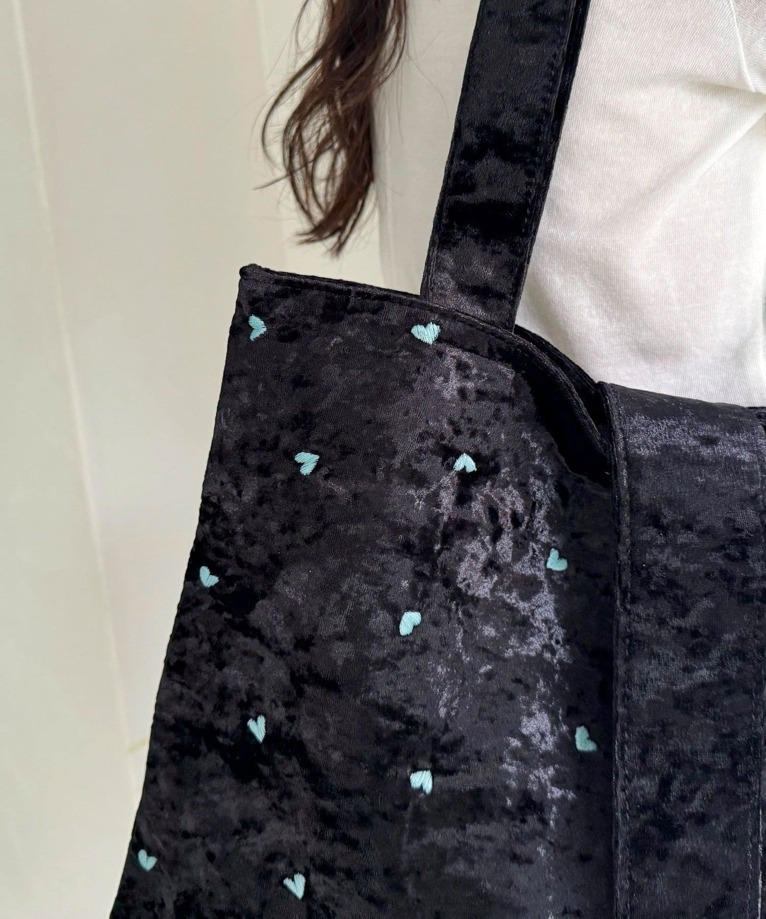 FREDY & GLOSTER(フレディ アンド グロスター) ハート刺繍スクエアトートバッグ