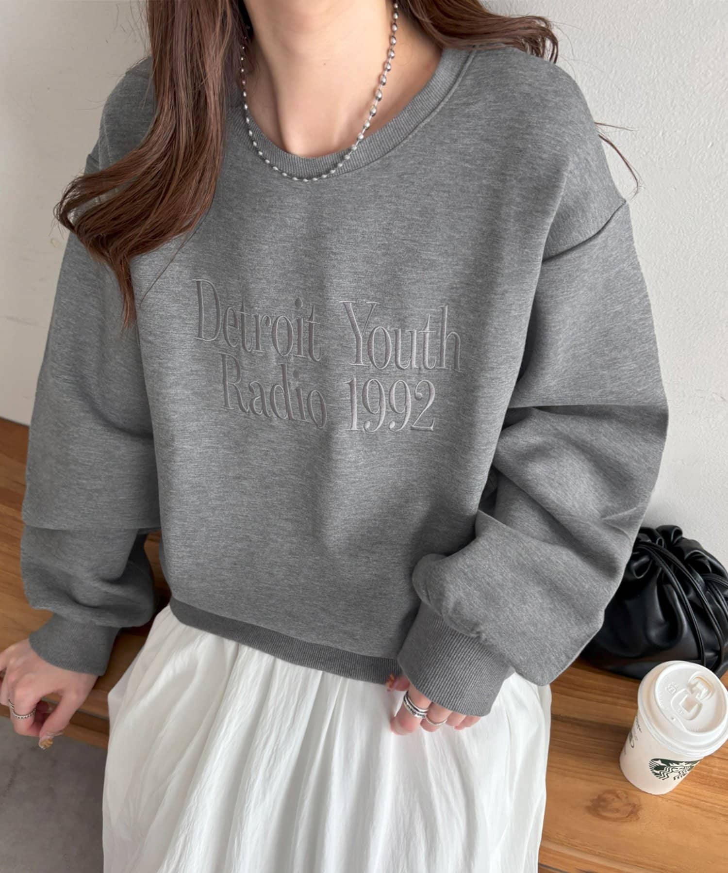 DISCOAT(ディスコート) 【AW先行予約】ダンボール刺繍ロゴプルオーバー
