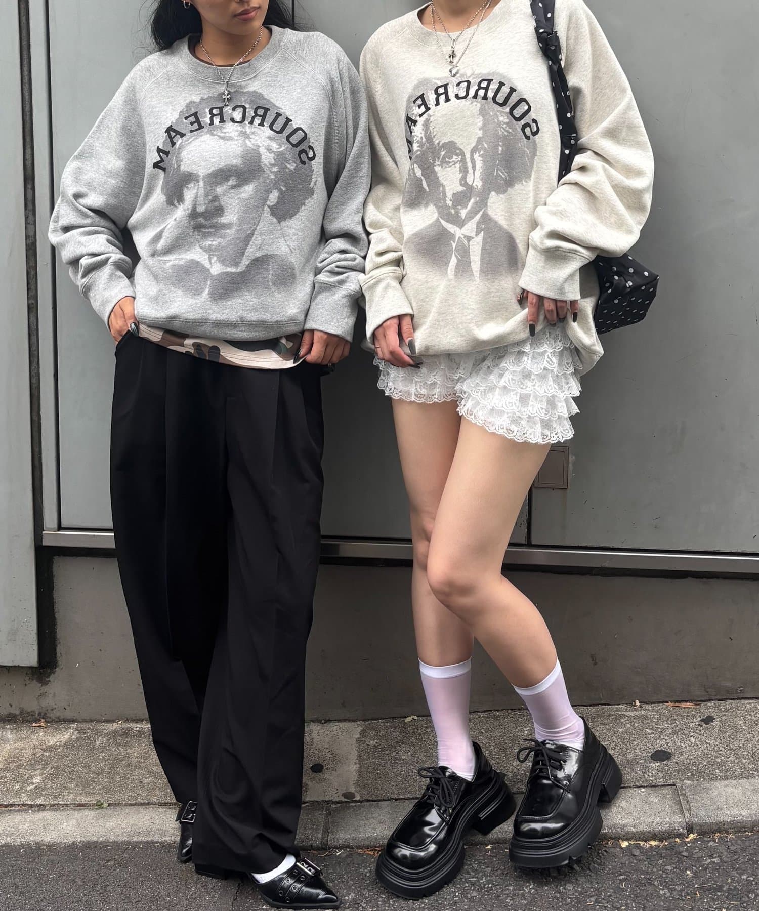 AW先行予約】Sourcream 偉人スウェット | WHO'S WHO gallery