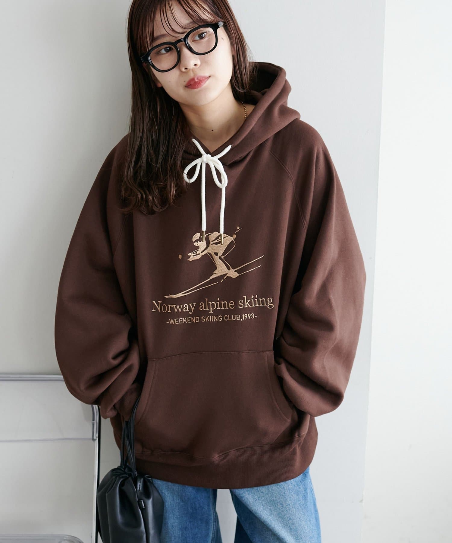 DISCOAT(ディスコート) 【新色追加!/WEB限定】モチーフ刺繍ロゴフードプルオーバー《ユニセックス》