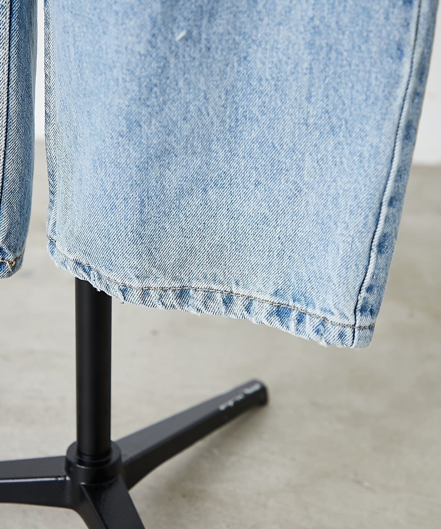 BEARDSLEY(ビアズリー) 《LEVAR》ペインターデニム