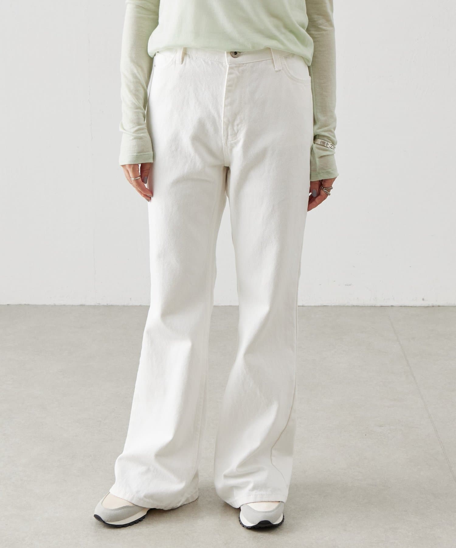 BEARDSLEY(ビアズリー) 《LEVAR》裾フレアジーンズ(ホワイト)