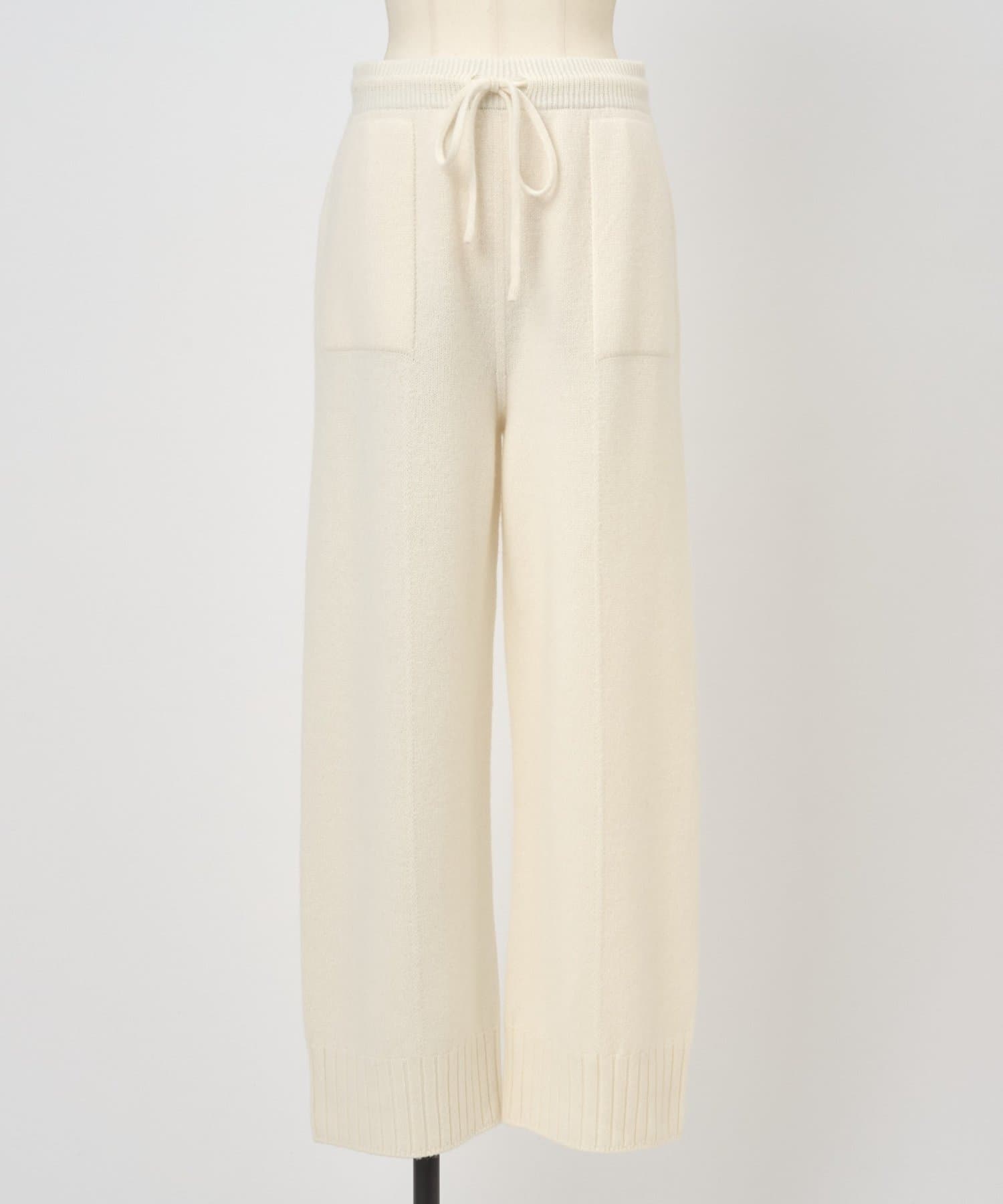 BEARDSLEY(ビアズリー) 《UMARMUNG》ウールニットパンツ