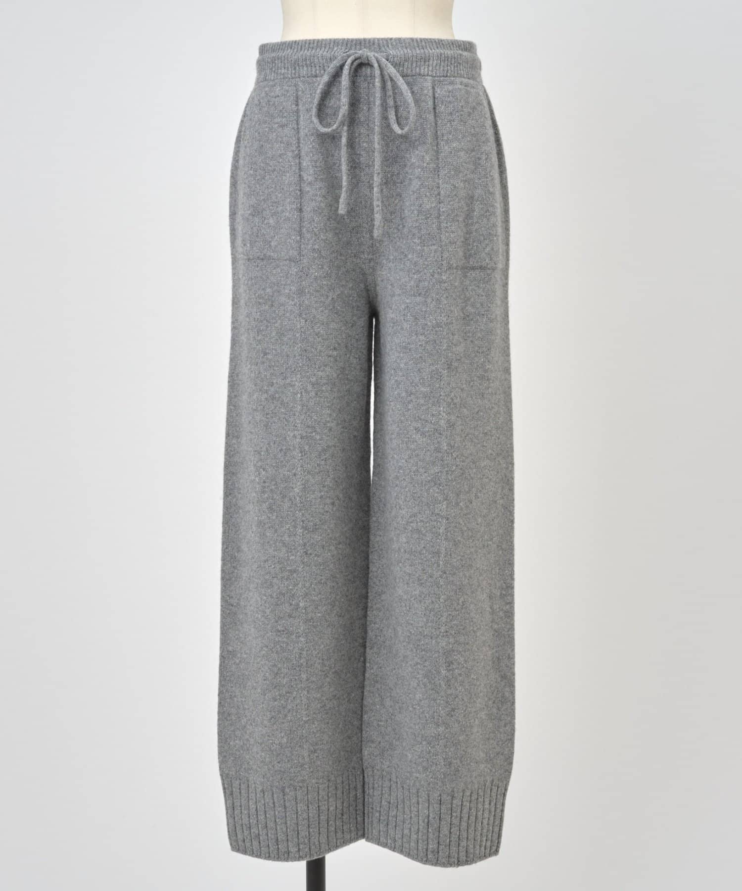 BEARDSLEY(ビアズリー) 《UMARMUNG》ウールニットパンツ