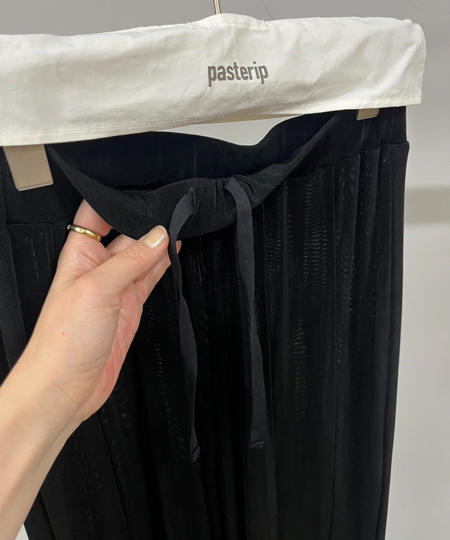 Pasterip(パセリ) 【ブラック/サイズ0・1】Sheer rib flared leggings