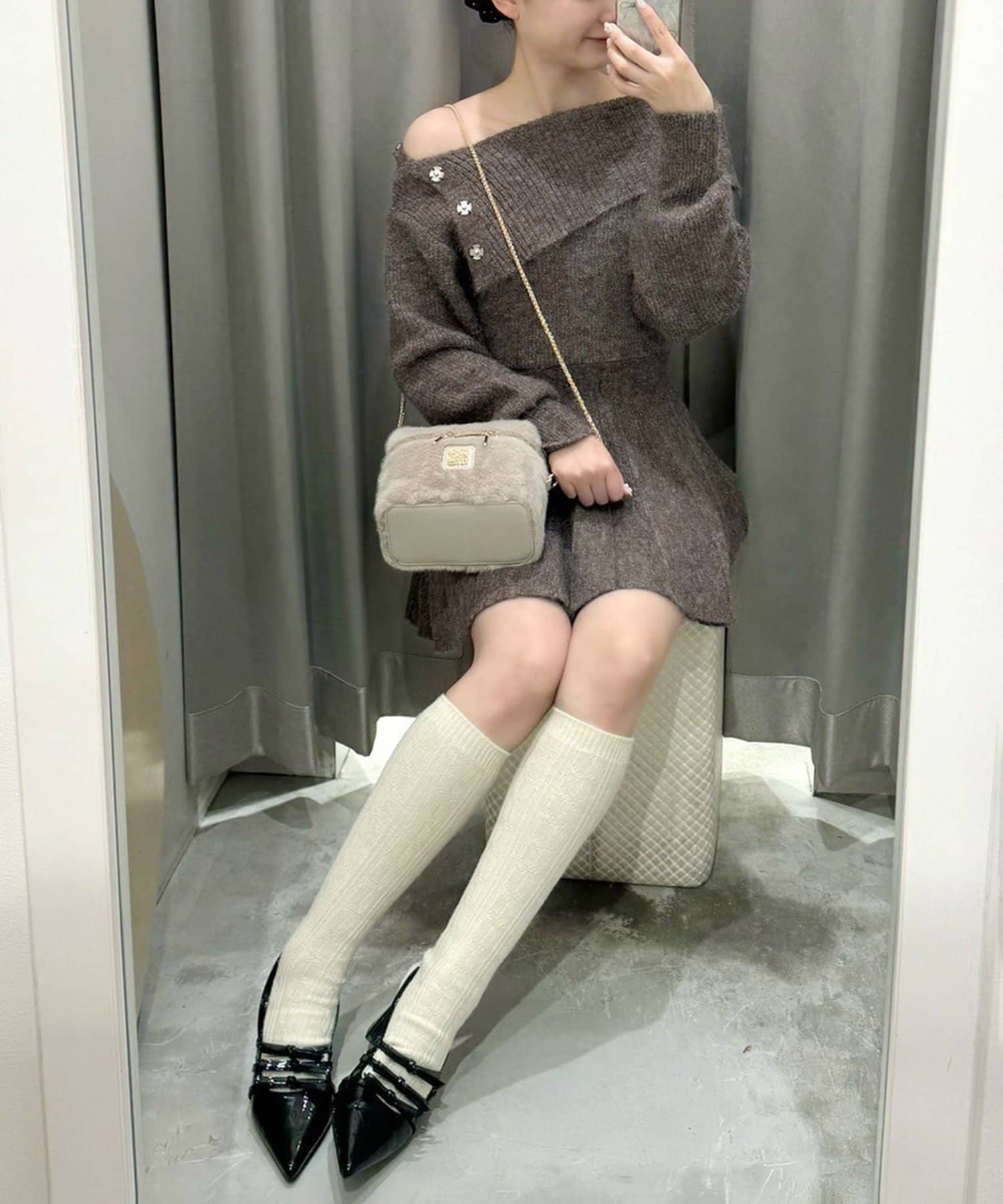 NICE CLAUP / OLIVE des OLIVE OUTLET(ナイスクラップ  / オリーブ デ オリーブ アウトレット) 【one after another】オフショルミニワンピ