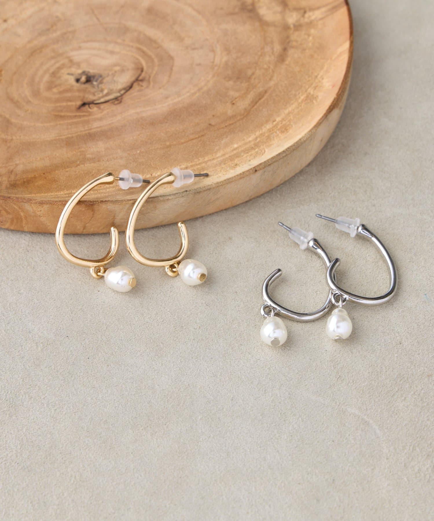 Jena　espace merveilleux(ジェナ　エスパスメルヴェイユ) パールしずくピアス